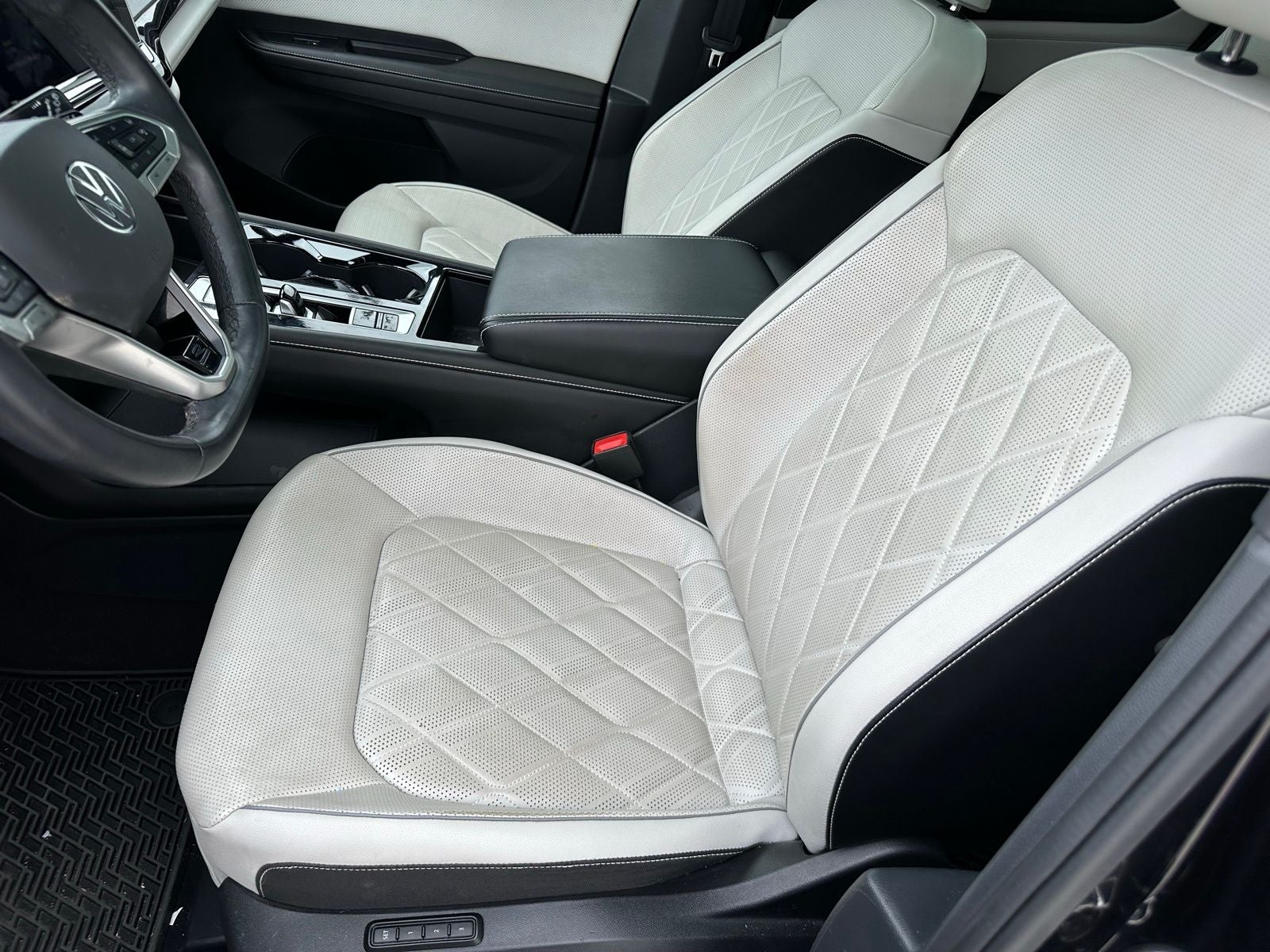 2024 Volkswagen Atlas Cross Sport 2.0T SEL Premium R-Line