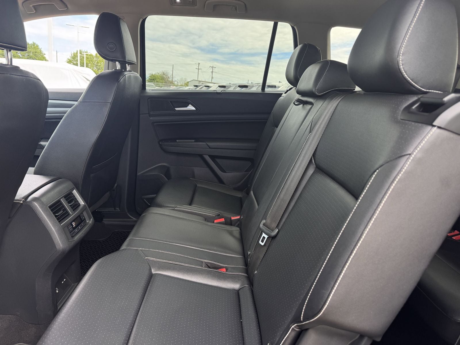 2021 Volkswagen Atlas 3.6L V6 SE w/Technology R-Line