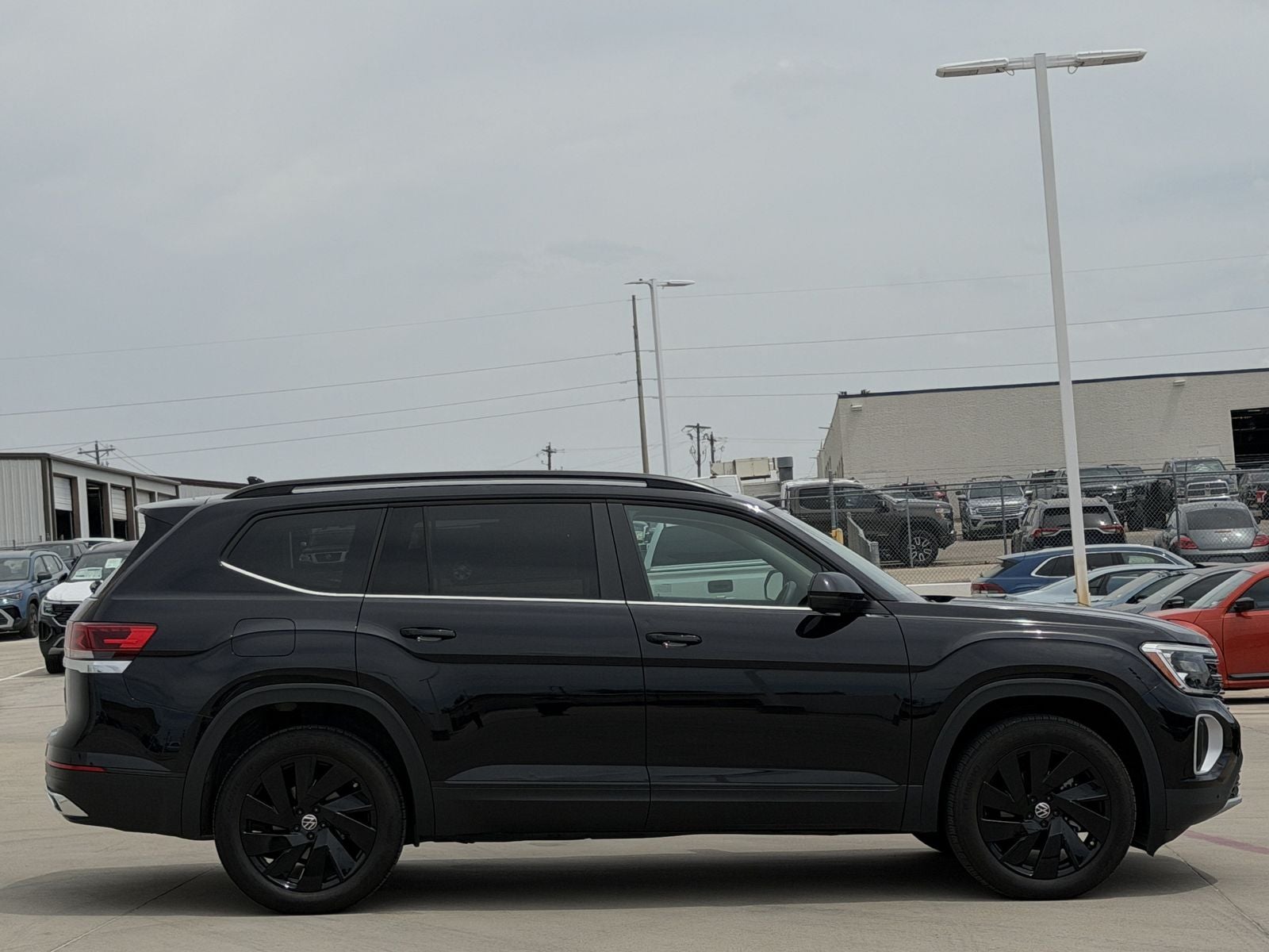 2024 Volkswagen Atlas 2.0T SE w/Technology