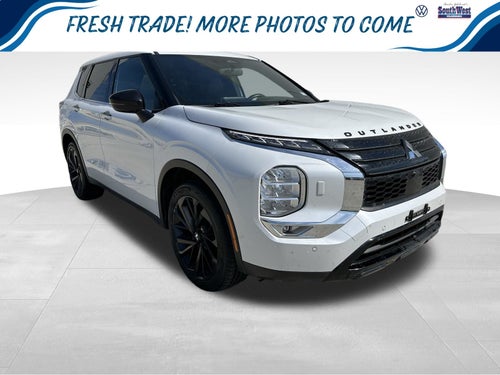 2022 Mitsubishi Outlander Base