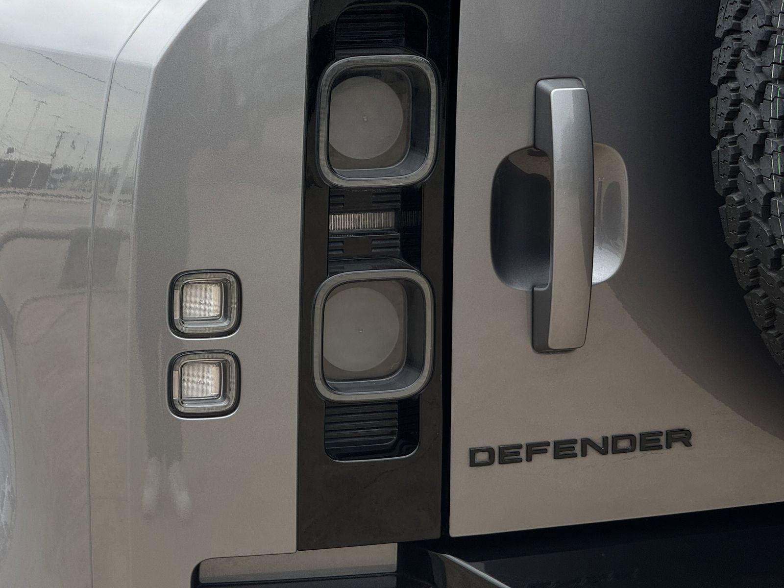 2022 Land Rover Defender 110 X