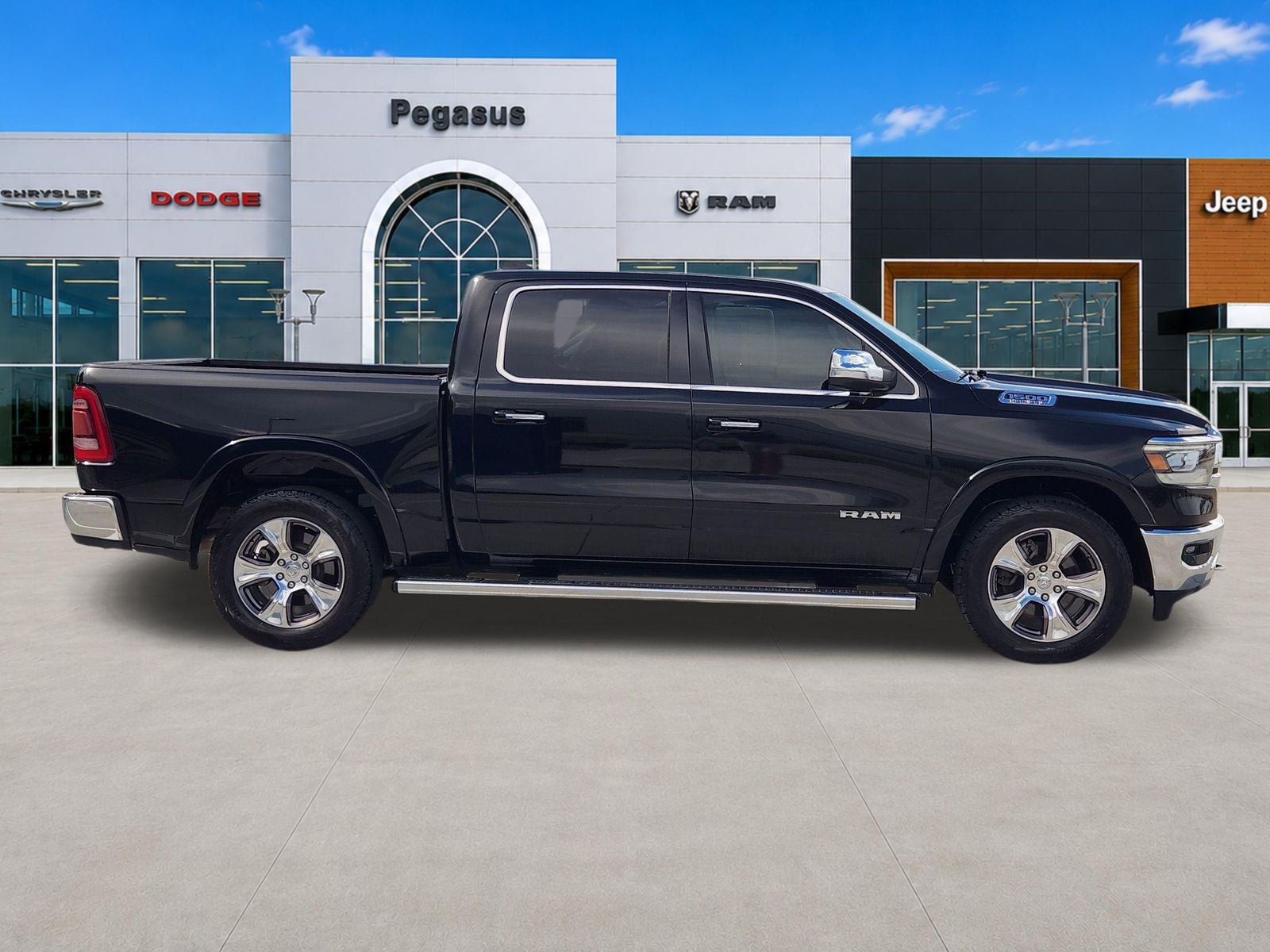 2019 RAM Ram 1500 Laramie Crew Cab 4x2 5'7' Box