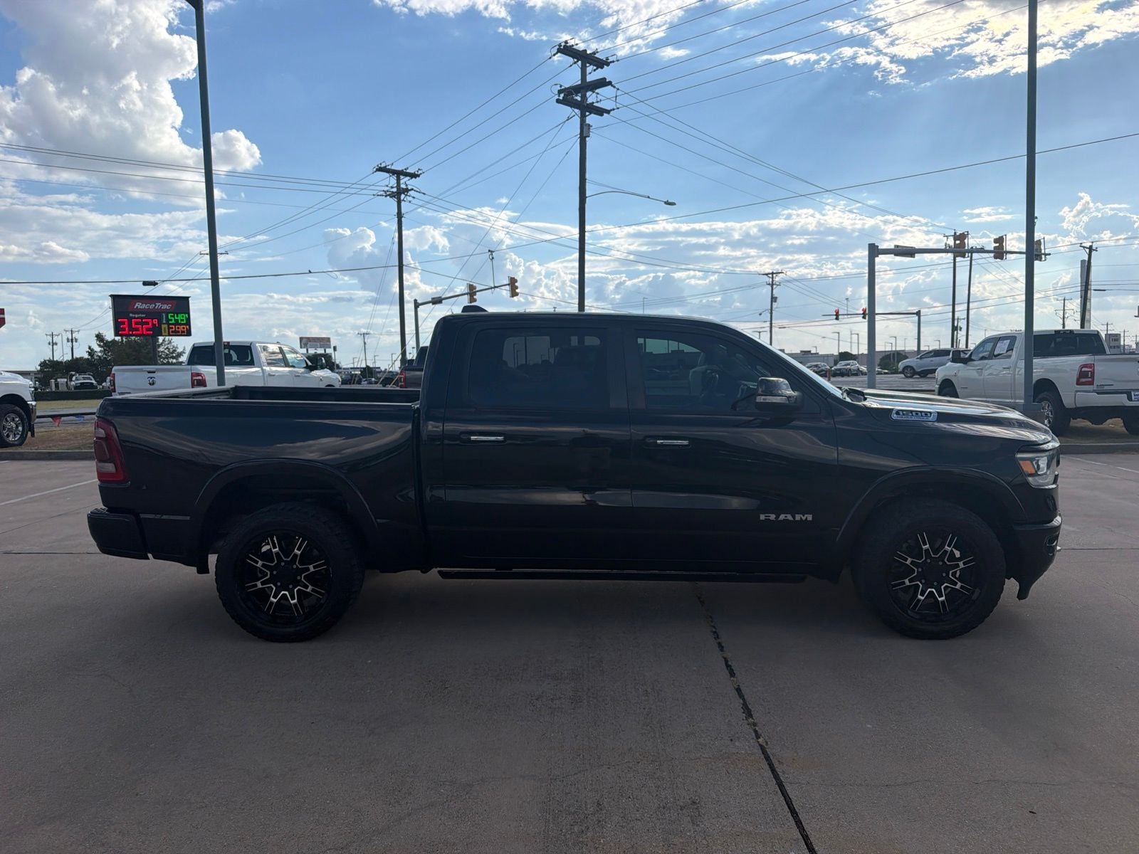 2021 RAM Ram 1500 Laramie Crew Cab 4x2 5'7' Box