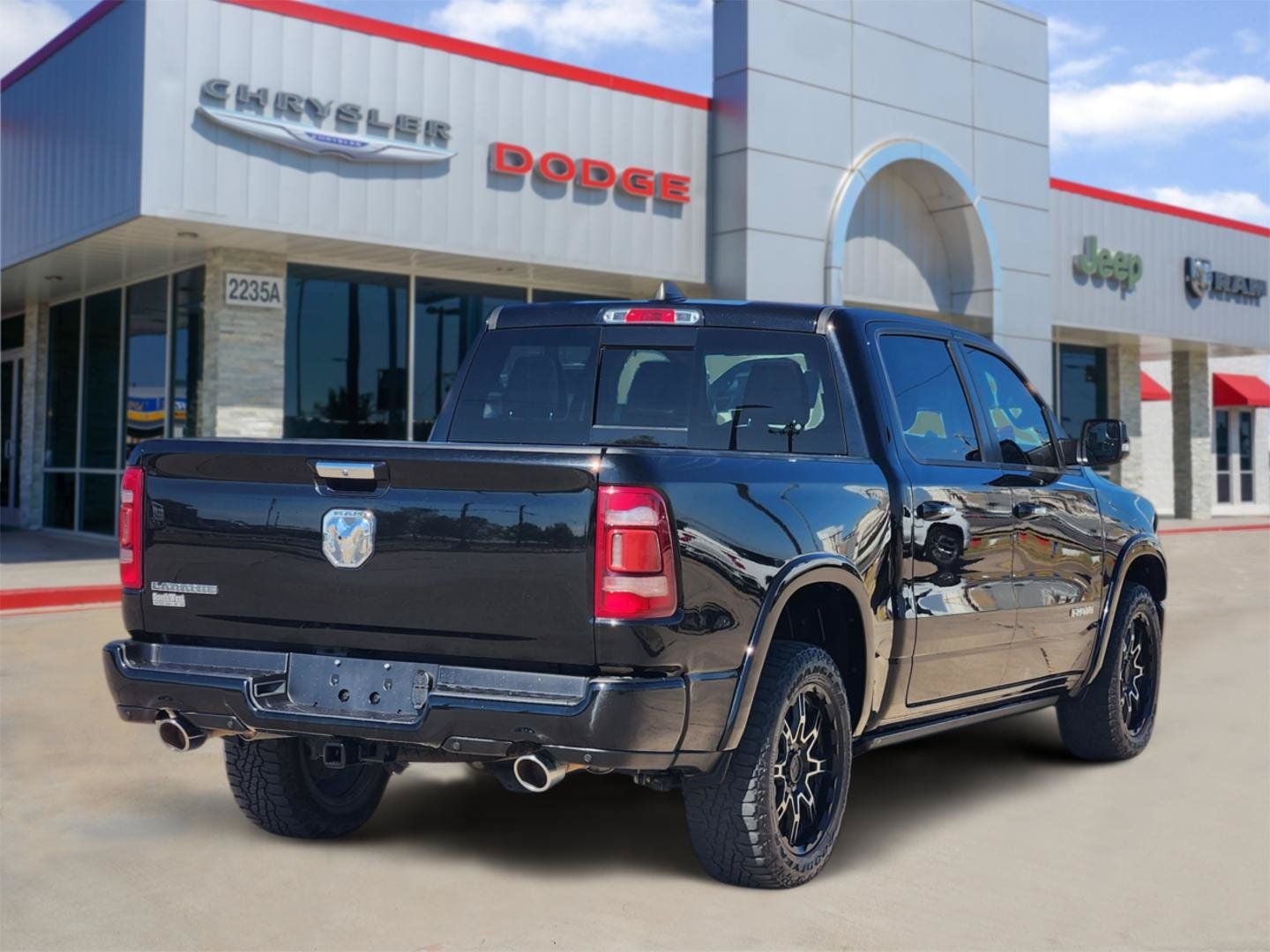 2021 RAM Ram 1500 Laramie Crew Cab 4x2 5'7' Box