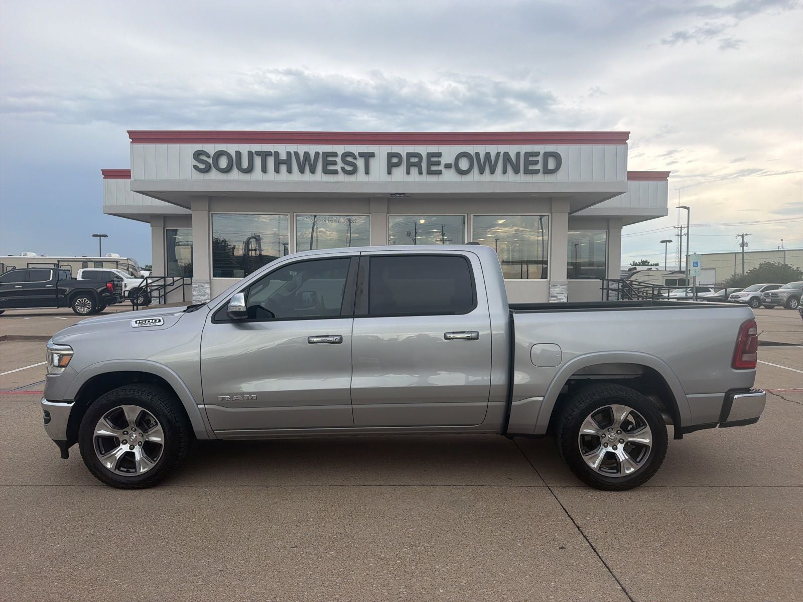 2022 RAM Ram 1500 Laramie Crew Cab 4x4 5'7' Box