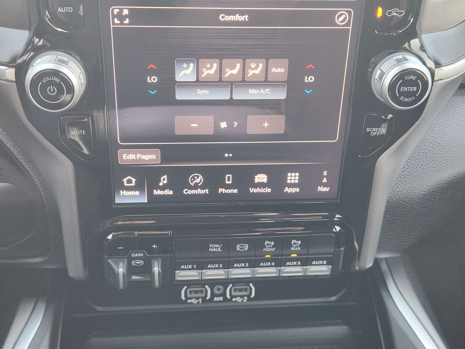 2025 RAM Ram 3500 Lone Star Crew Cab 4x4 8' Box