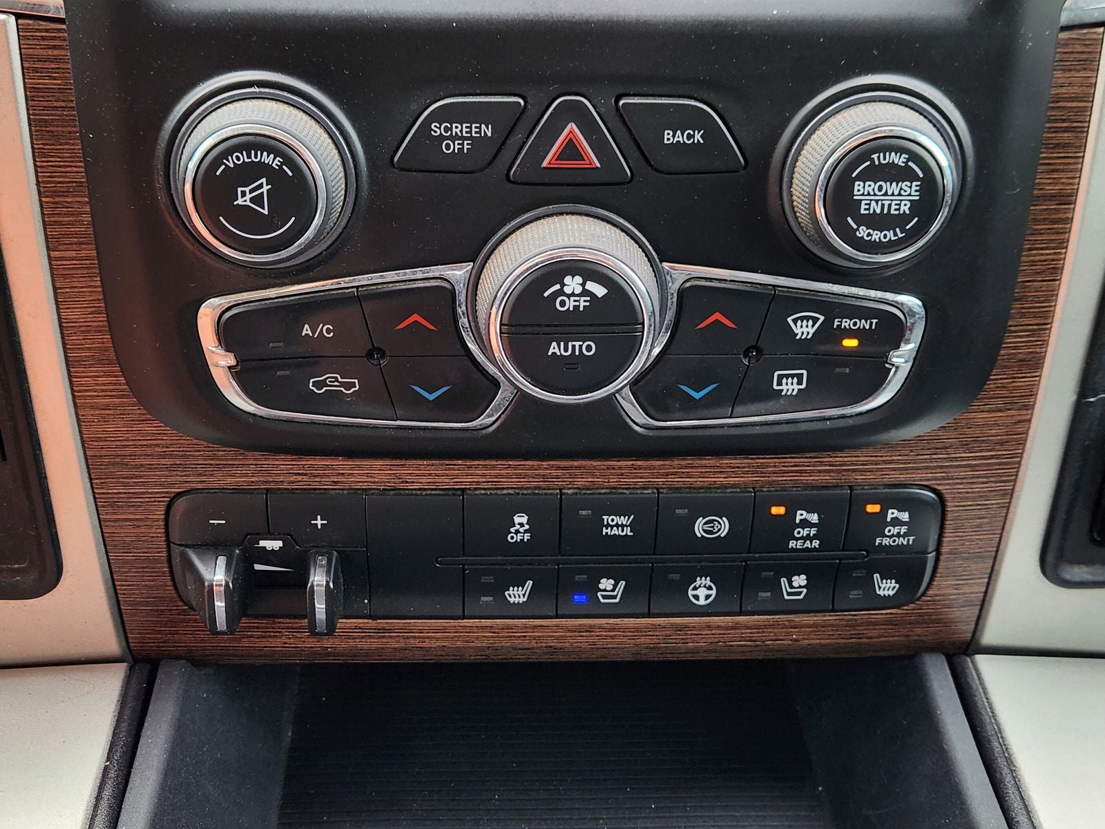 2017 RAM Ram 3500 Laramie Crew Cab 4x4 8' Box