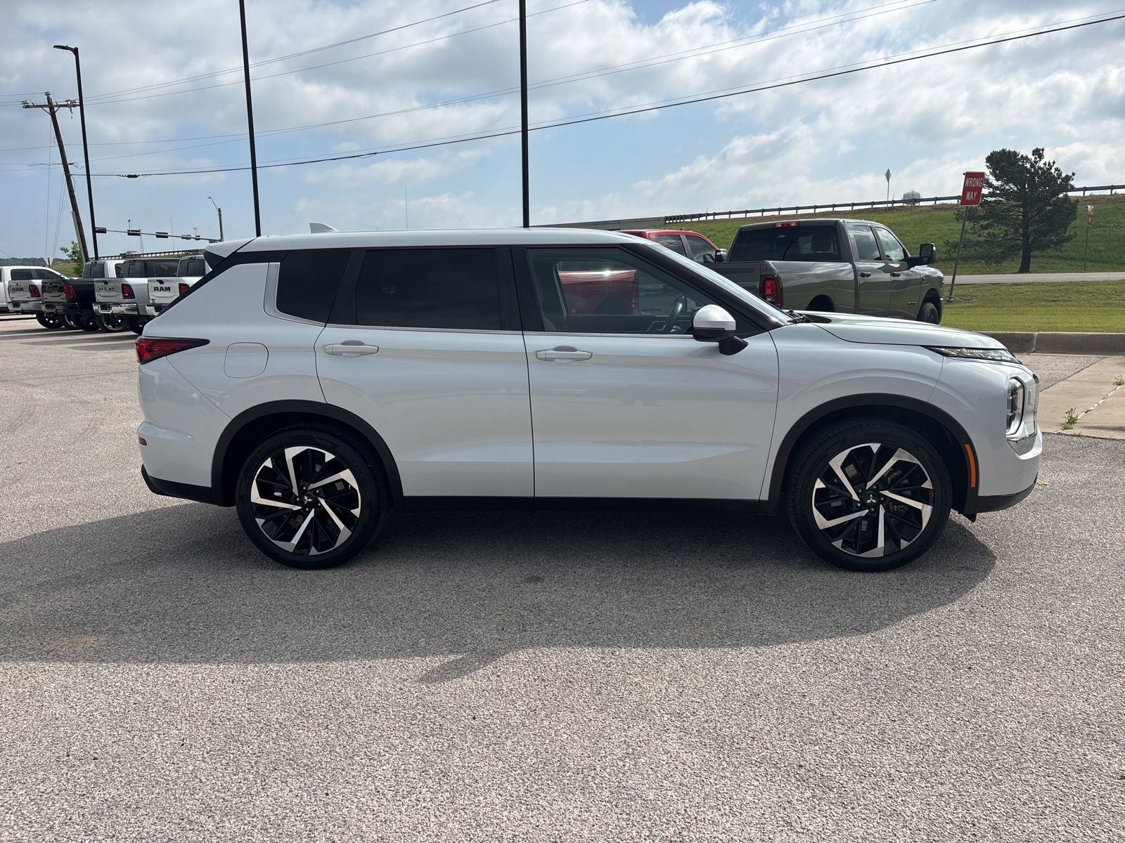 2022 Mitsubishi Outlander ES 2.5 S-AWC