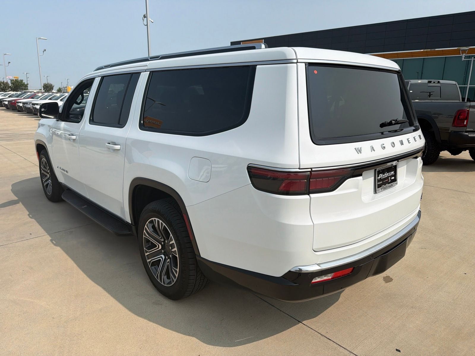 2024 Jeep Wagoneer L Series II 4x2
