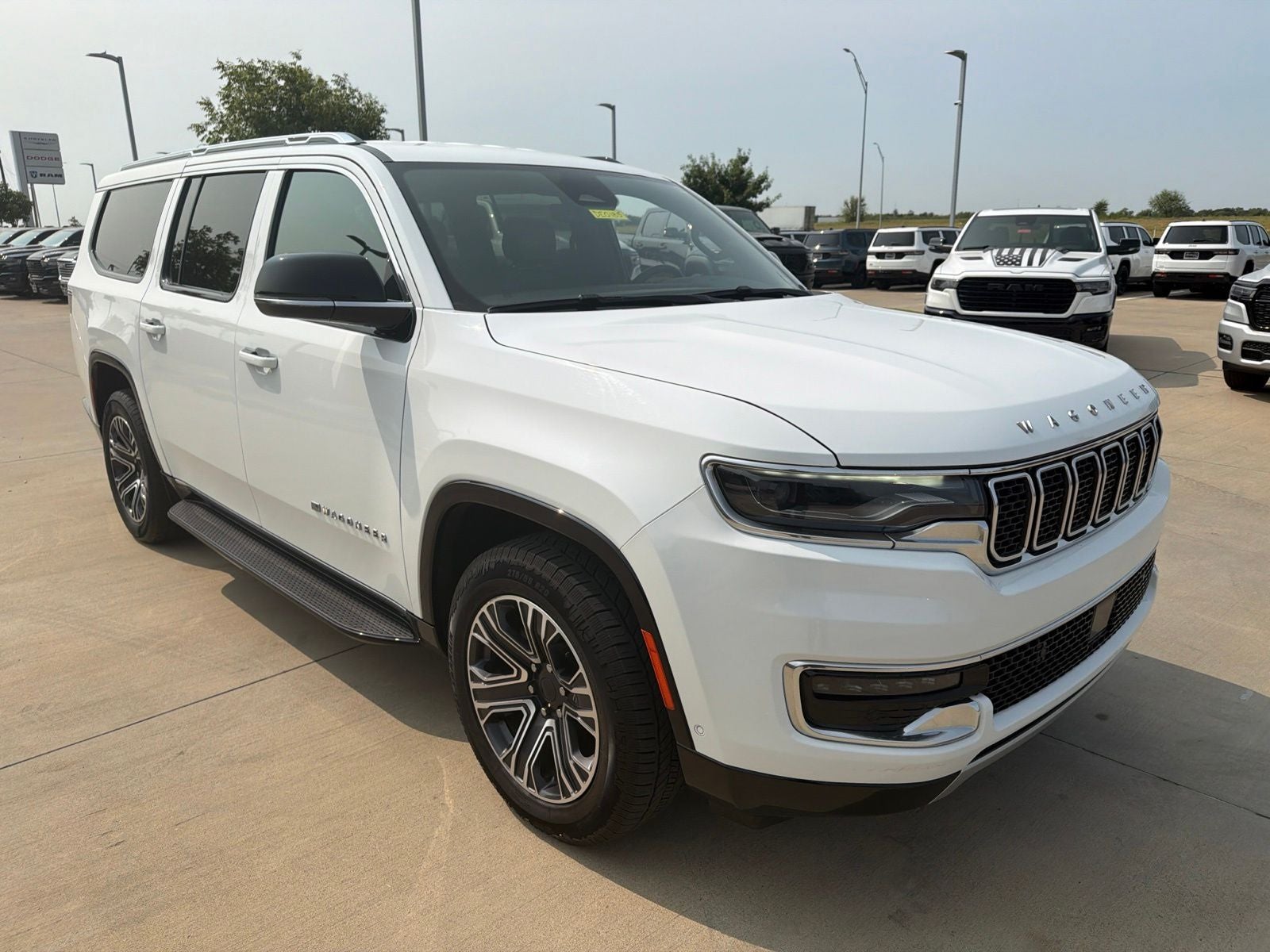 2024 Jeep Wagoneer L Series II 4x2
