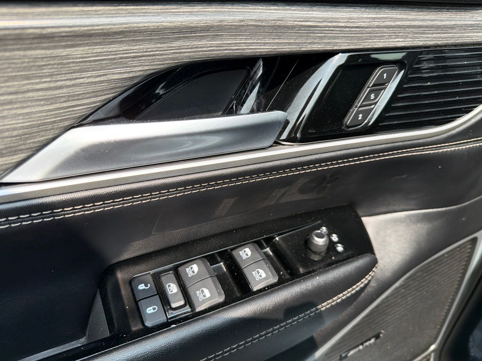 2024 Jeep Wagoneer Series II 4x2