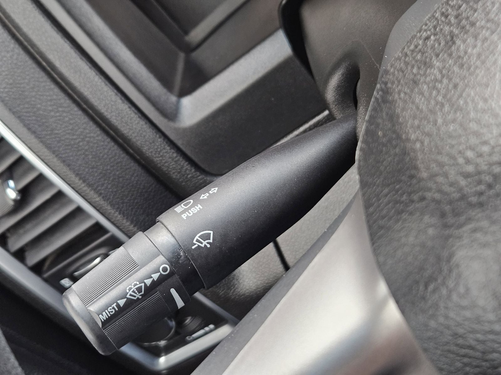 2024 RAM 1500 Classic Warlock Crew Cab 4x4 5'7' Box