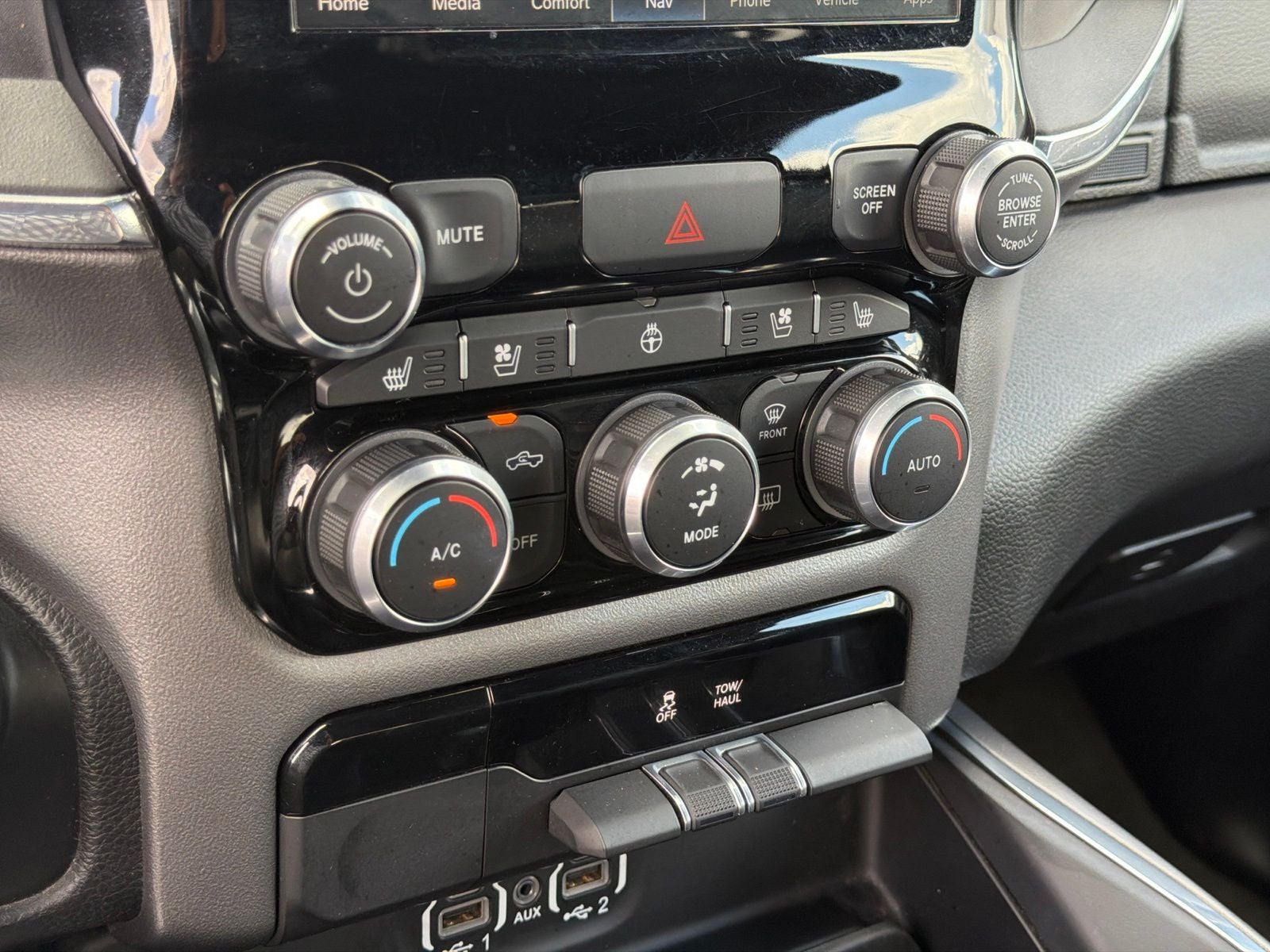 2024 RAM Ram 1500 Laramie Crew Cab 4x2 5'7' Box