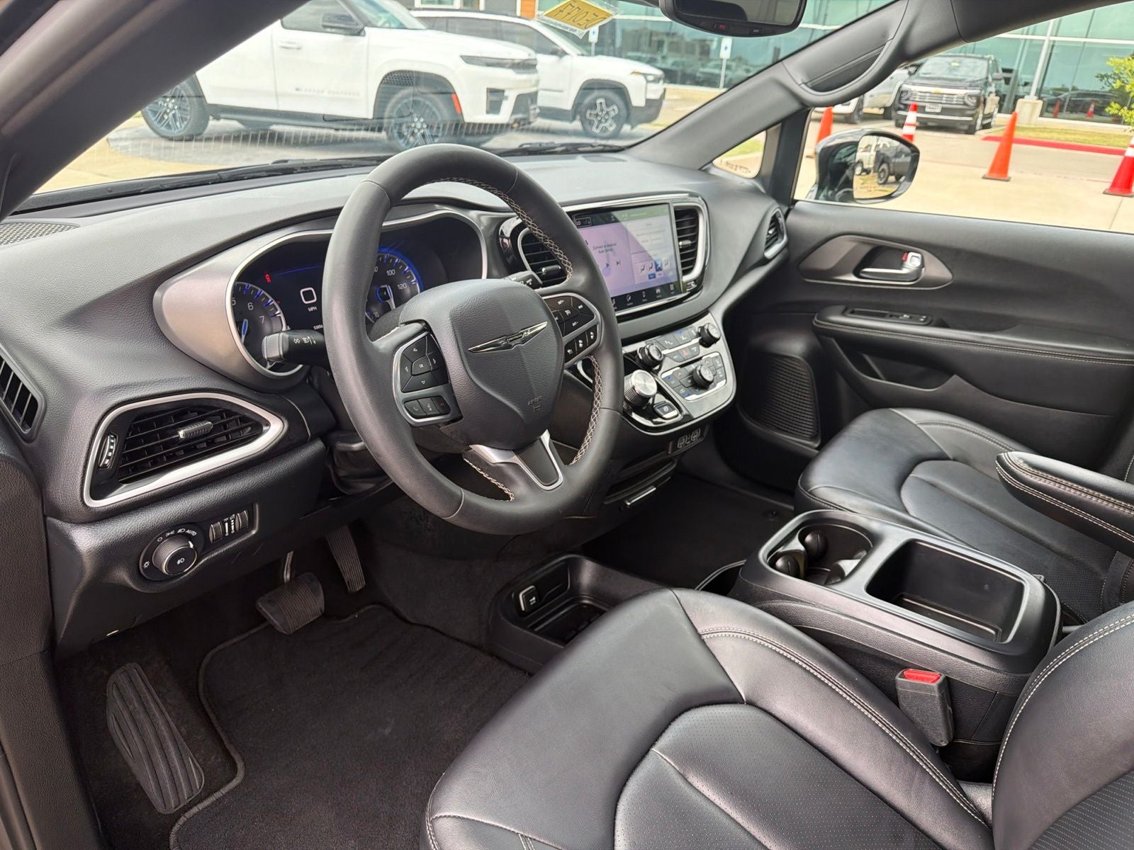2025 Chrysler Pacifica Select