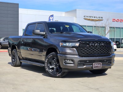 2026 RAM Ram 1500 Express Crew Cab 4x4 5'7' Box