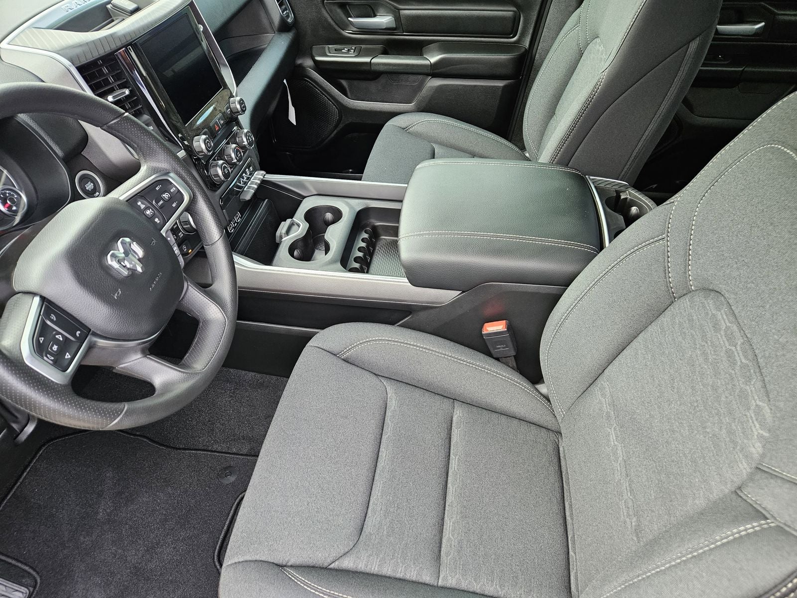 2026 RAM Ram 1500 Express Crew Cab 4x4 5'7' Box