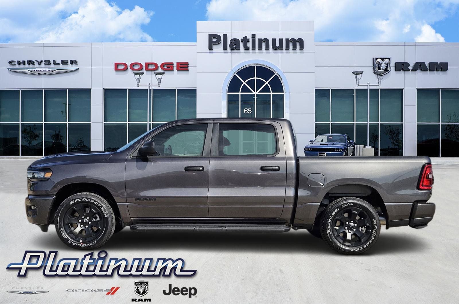 2026 RAM Ram 1500 Express Crew Cab 4x4 5'7' Box