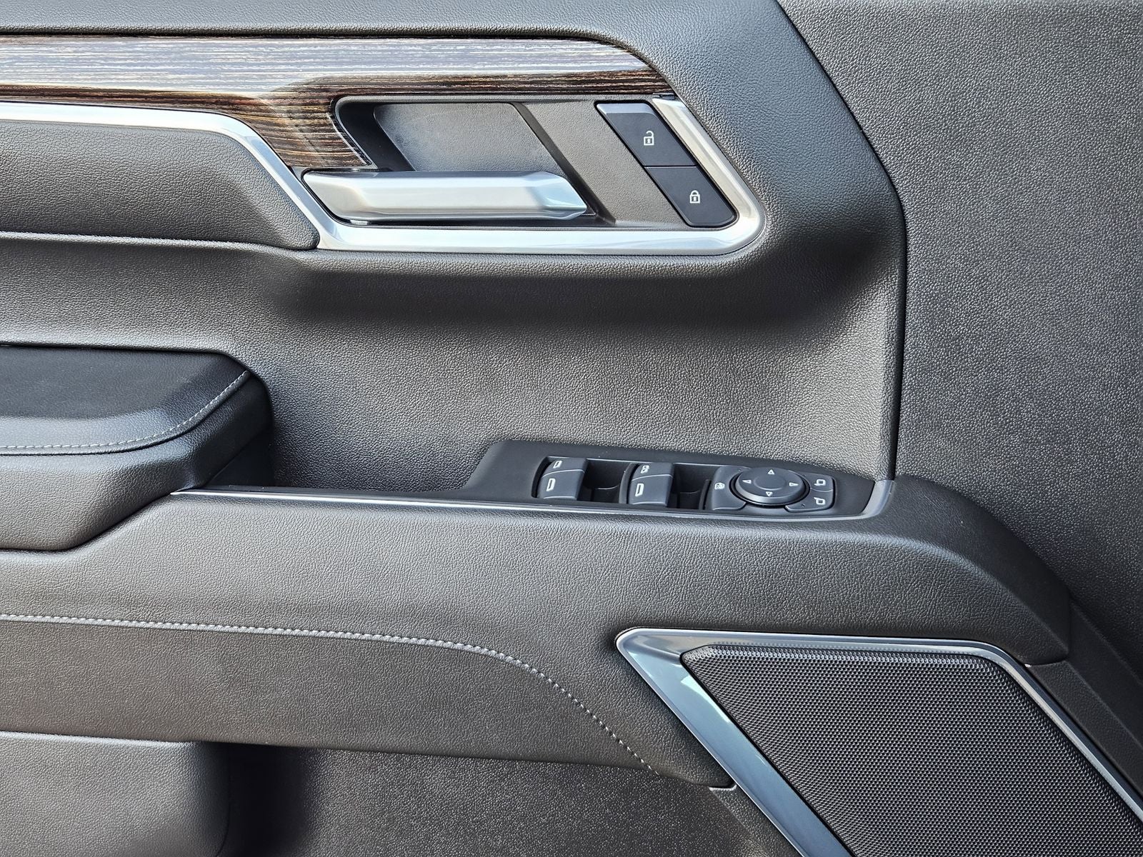 2024 GMC Sierra 1500 4WD Crew Cab Short Box Elevation with 3SB