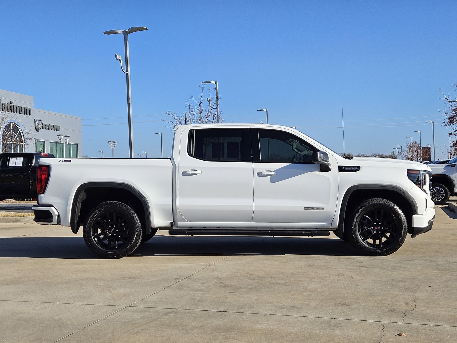 2024 GMC Sierra 1500 4WD Crew Cab Short Box Elevation with 3SB