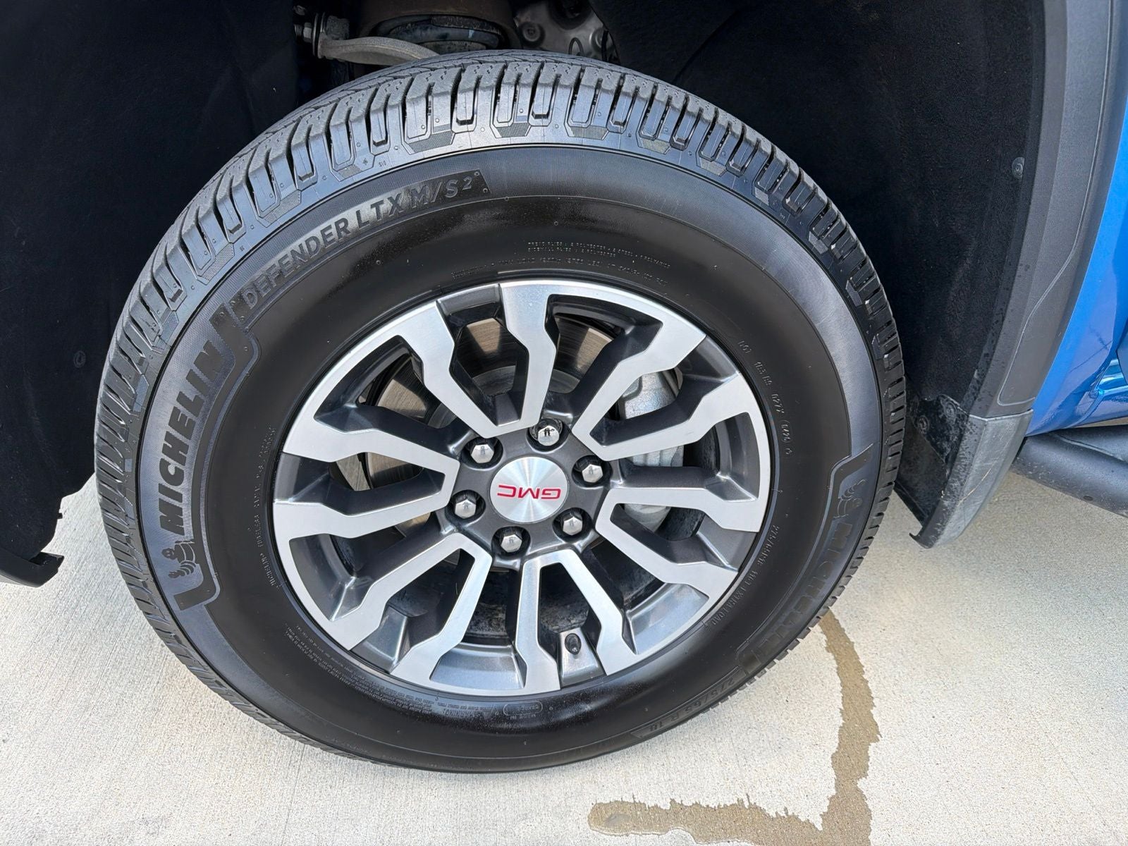 2023 GMC Sierra 1500 4WD Crew Cab Short Box AT4