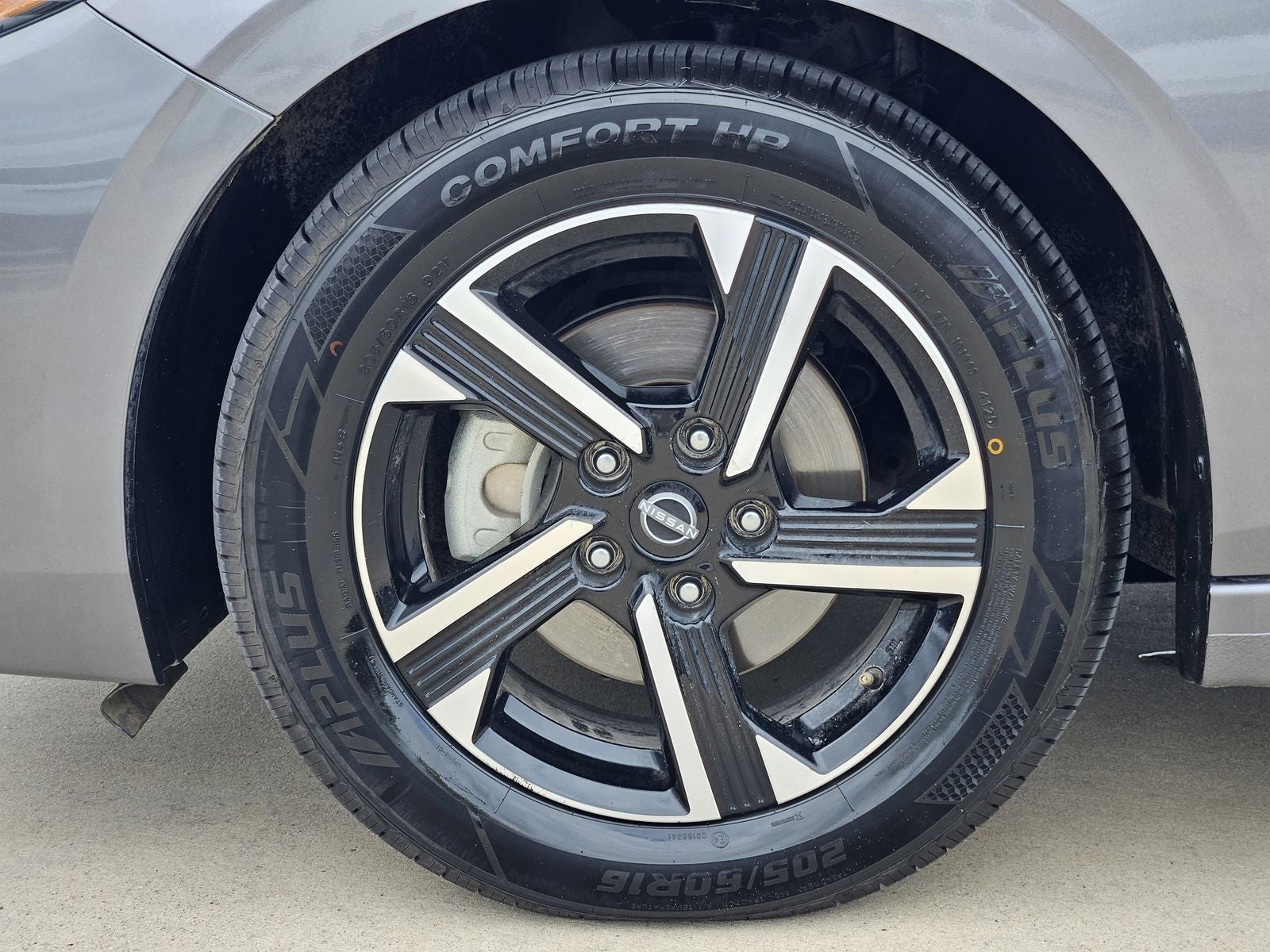 2024 Nissan Sentra SV Xtronic CVT