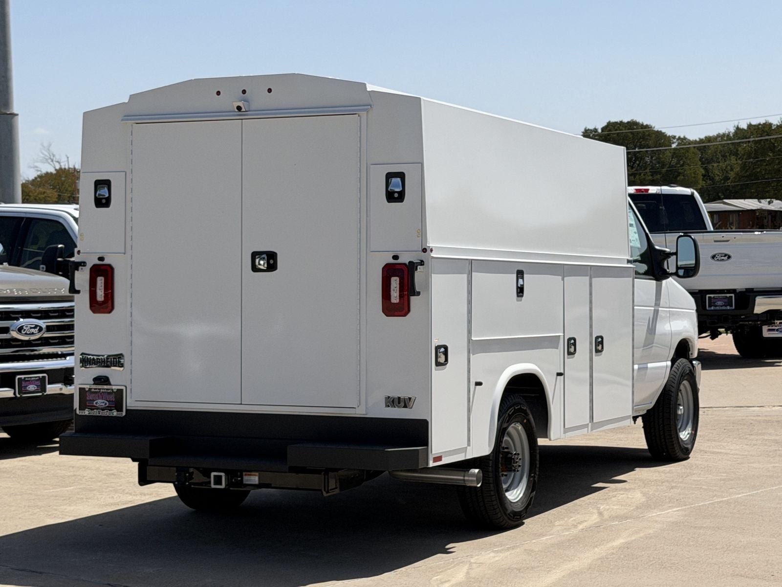 2026 Ford E-350SD Base Cutaway