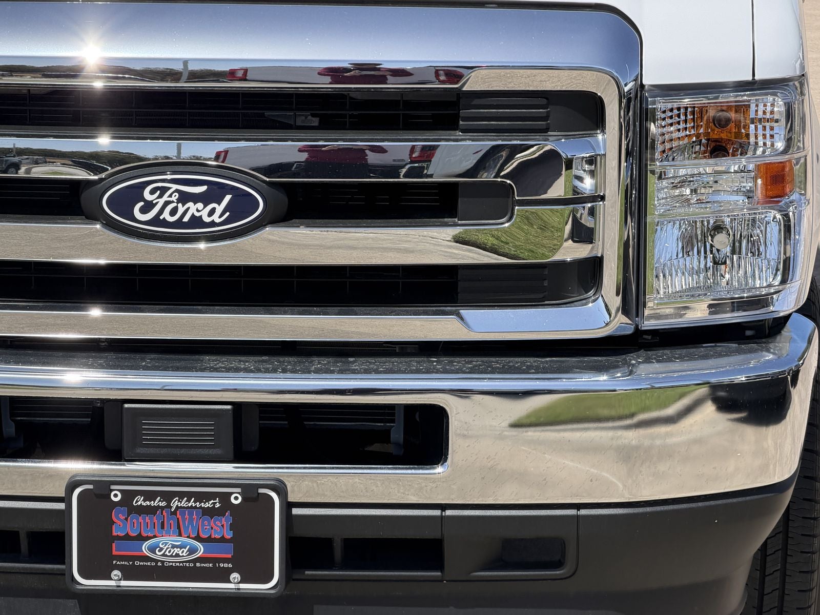 2026 Ford E-350SD Base Cutaway