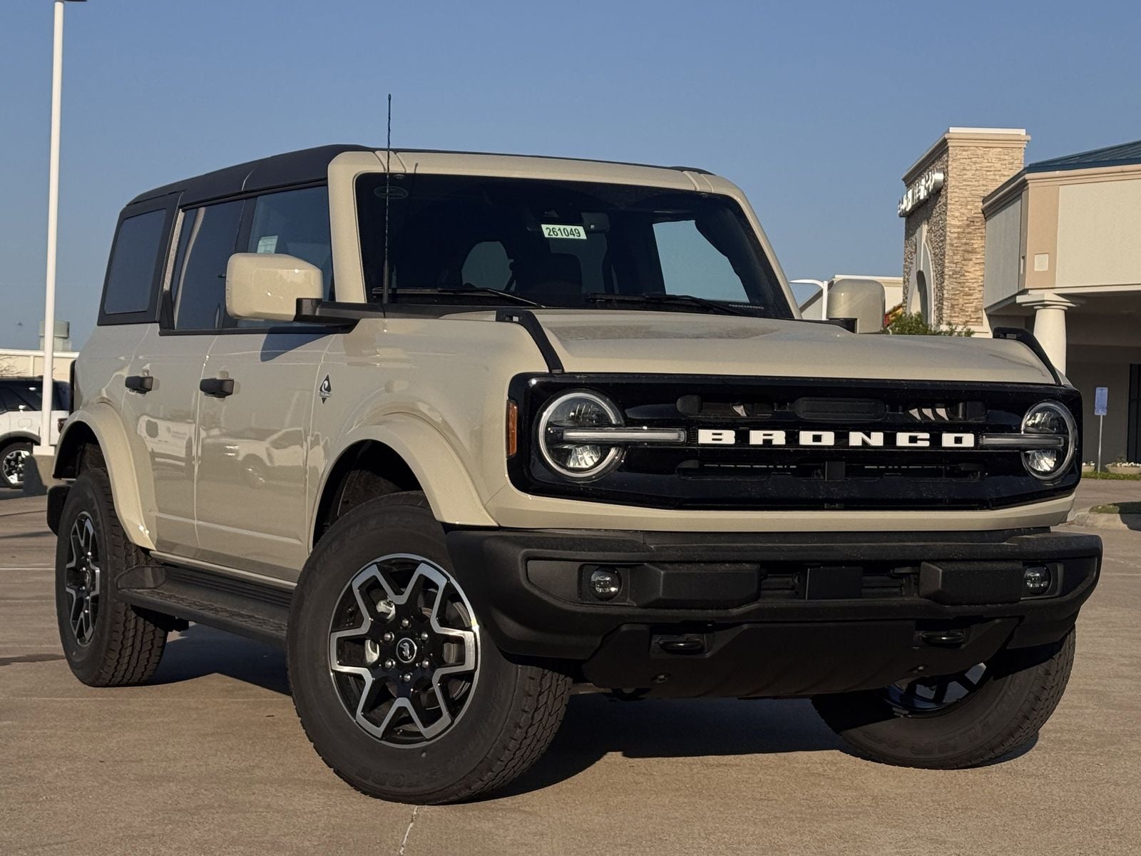 2026 Ford Bronco Outer Banks