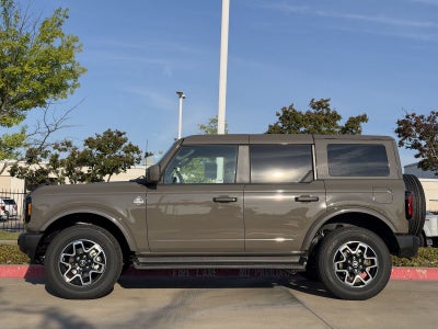 2026 Ford Bronco Outer Banks