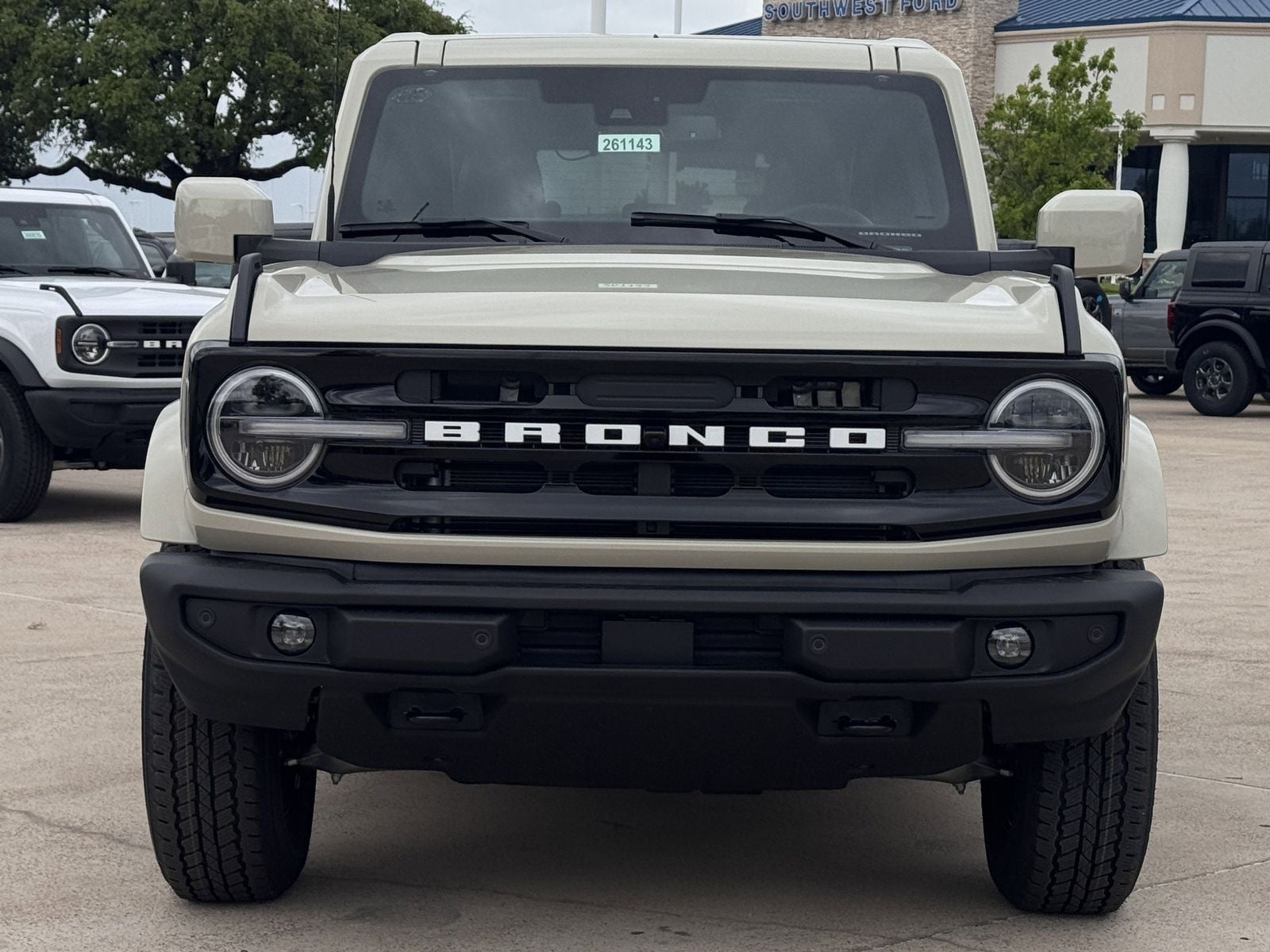 2026 Ford Bronco Outer Banks
