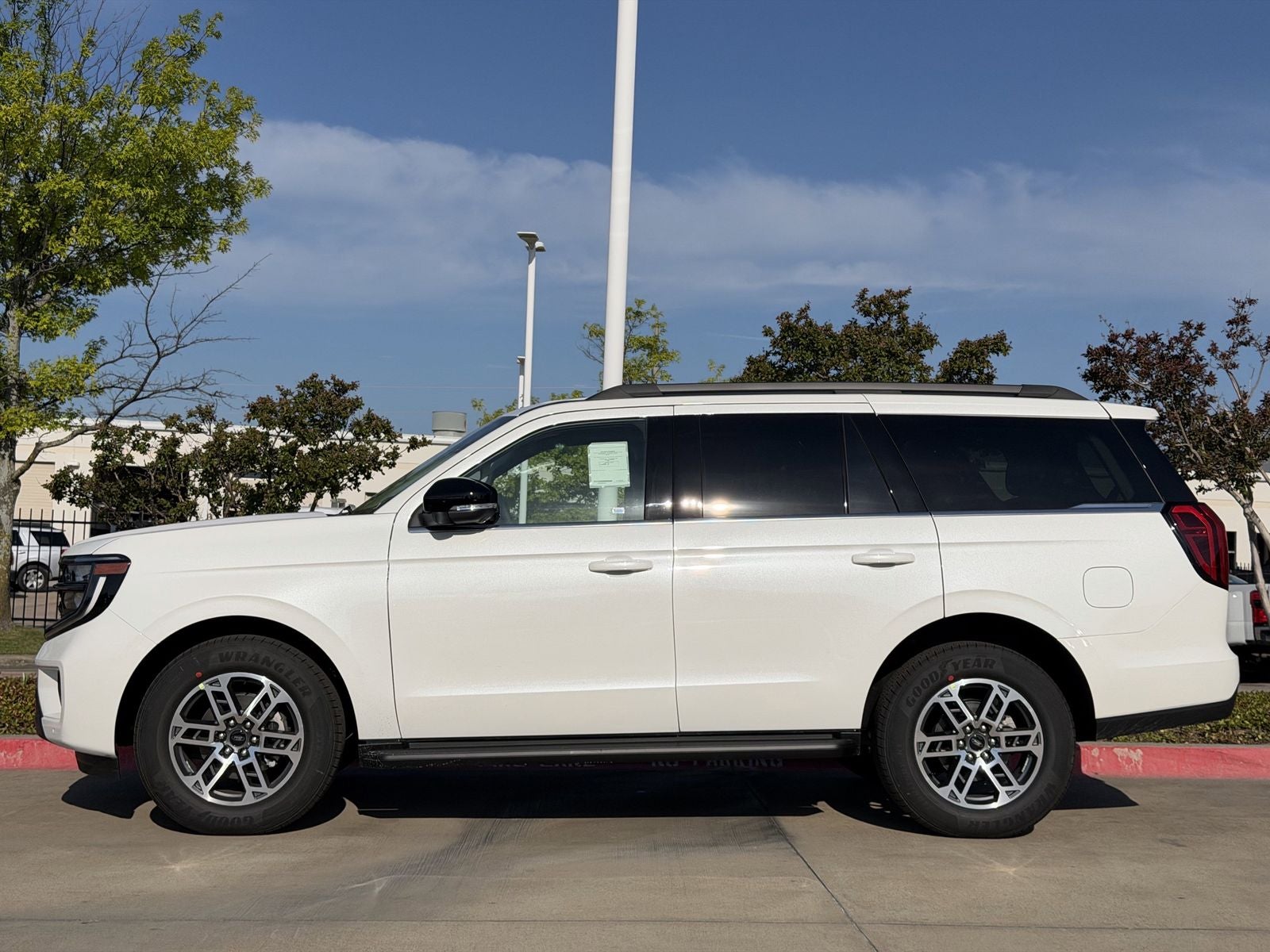 2026 Ford Expedition Active