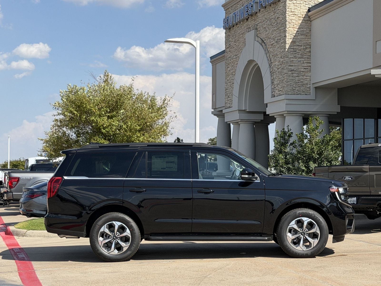 2027 Ford Expedition Active