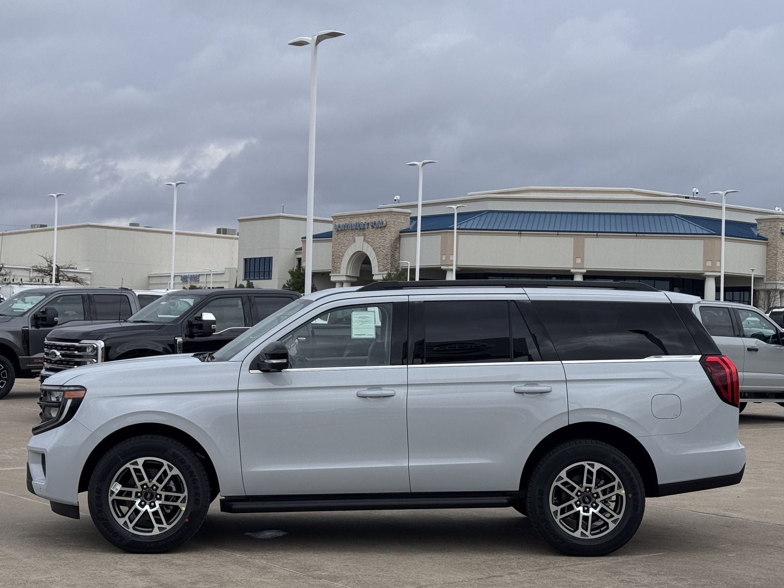 2026 Ford Expedition Active