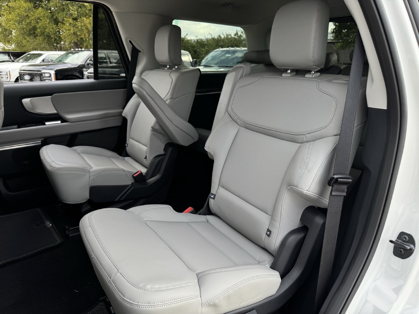 2027 Ford Expedition Active