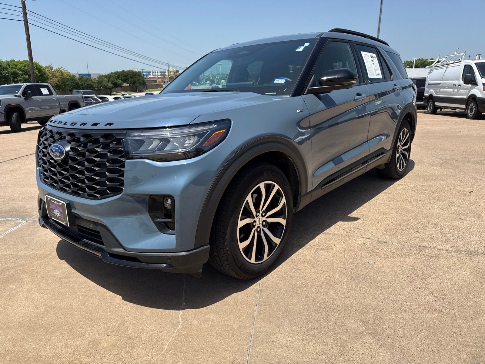 2025 Ford Explorer ST-Line