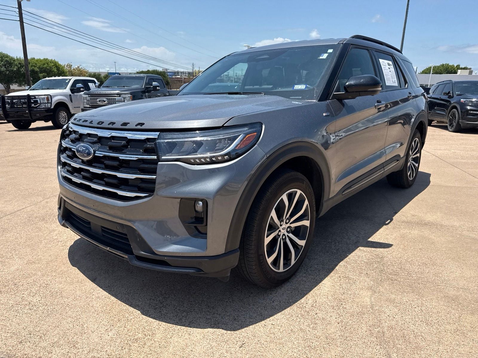 2025 Ford Explorer ST-Line