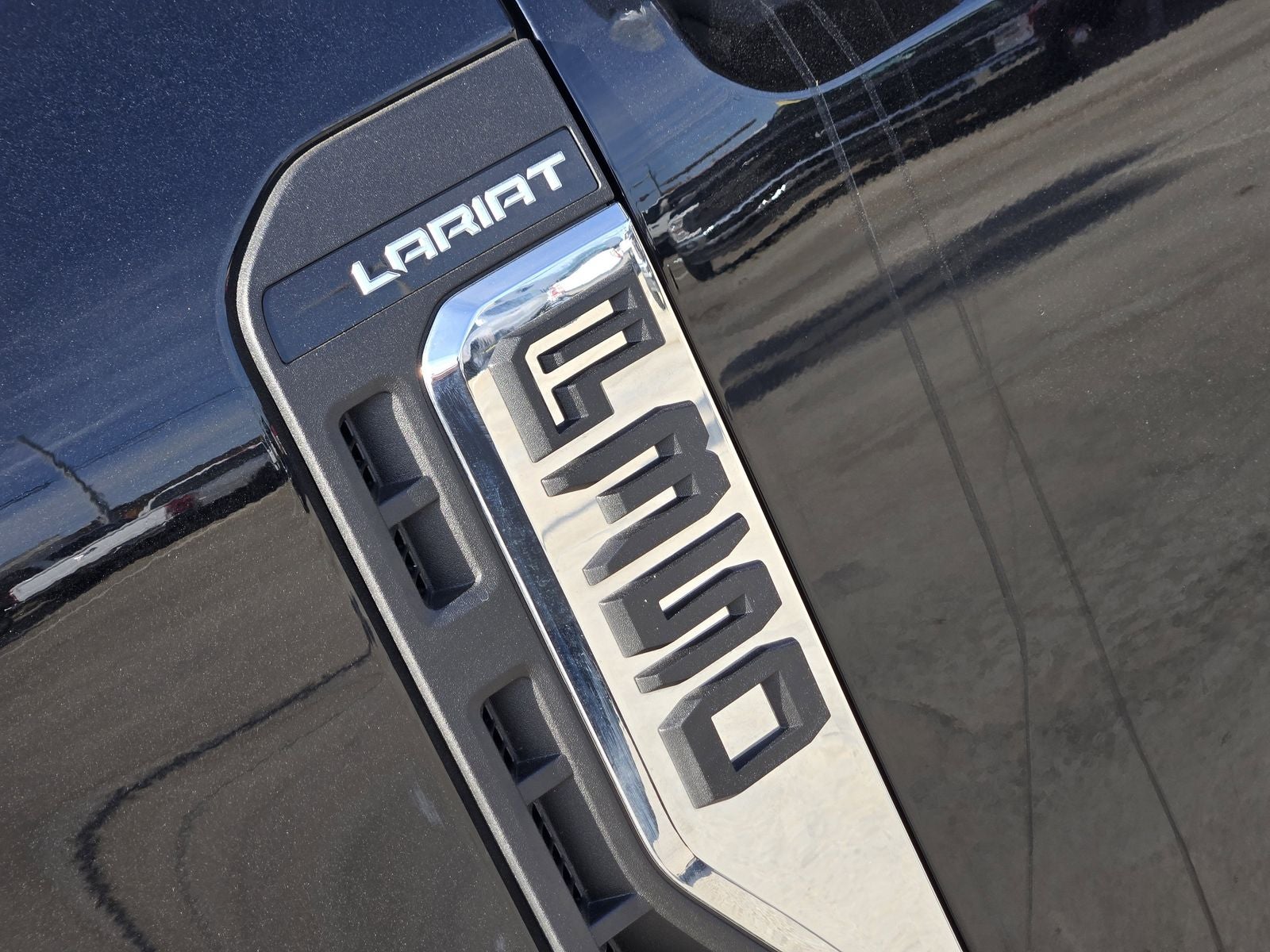 2026 Ford F-350SD Lariat DRW
