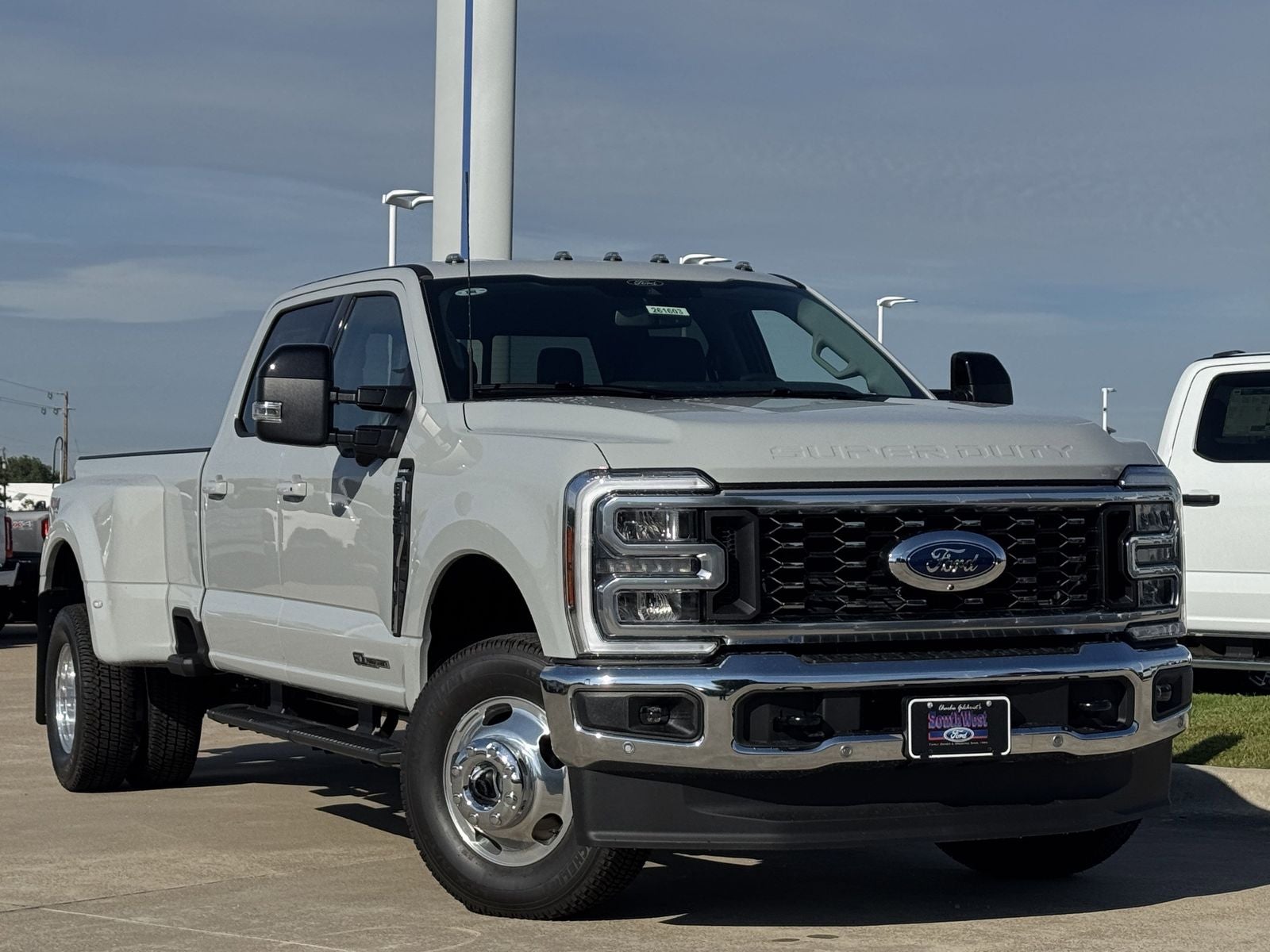 2026 Ford F-350SD Lariat DRW