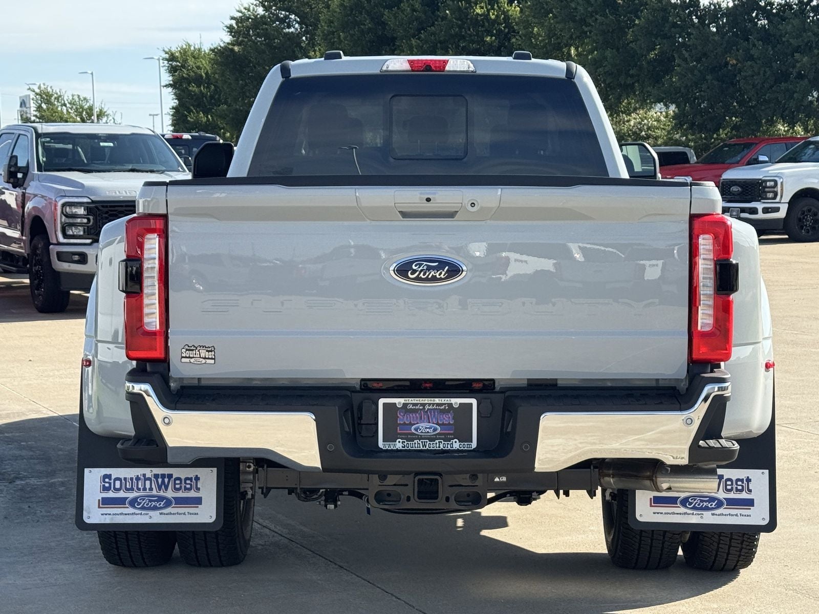2026 Ford F-350SD Lariat DRW