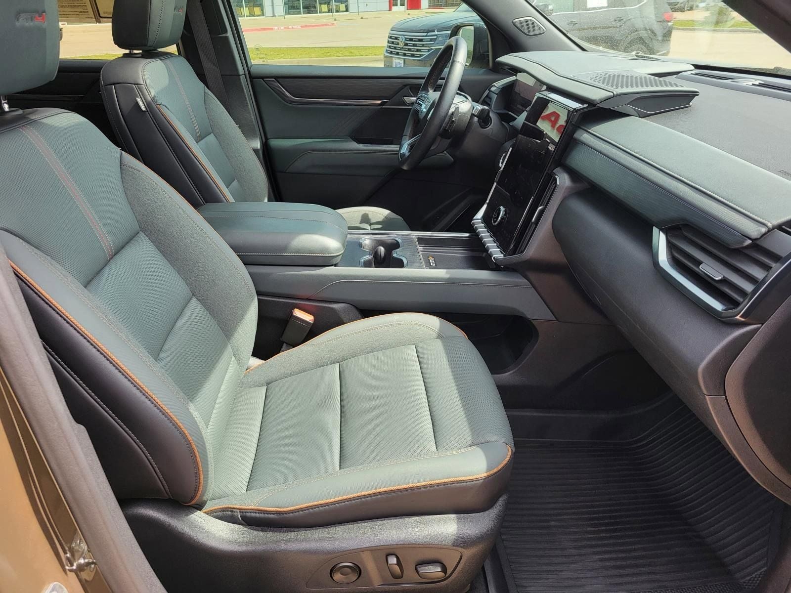 2024 GMC Acadia AT4
