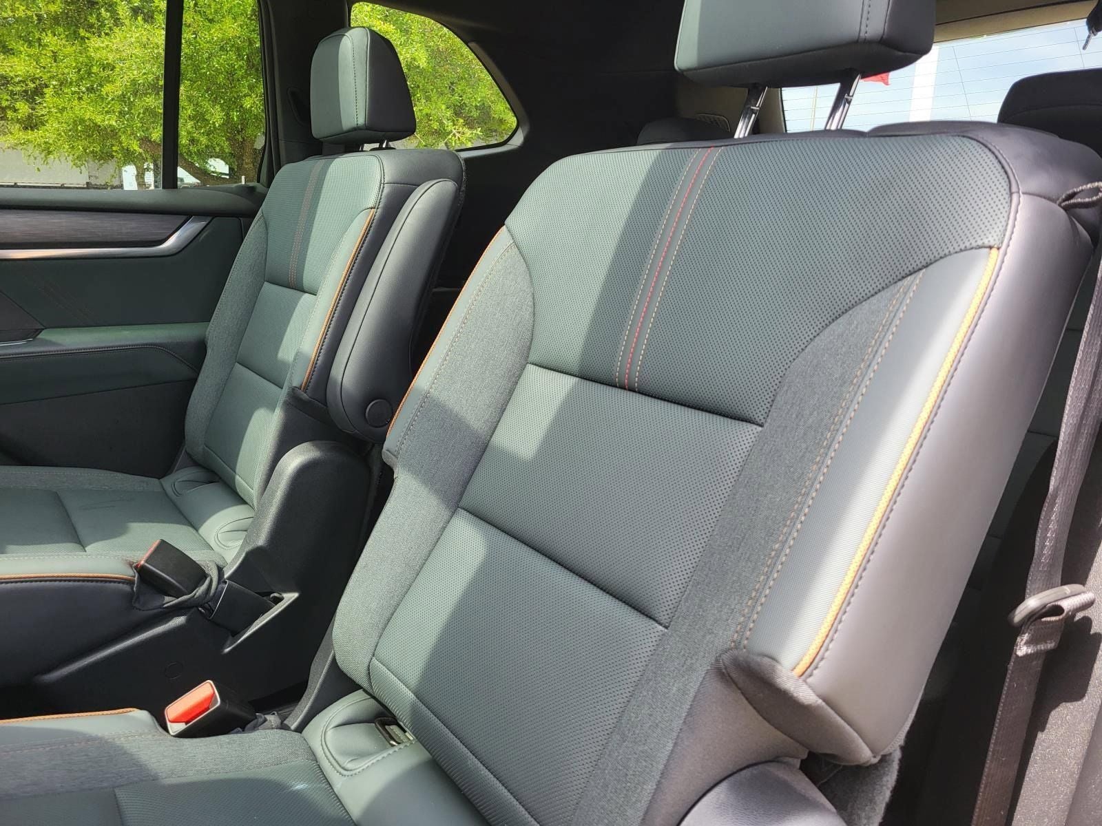 2024 GMC Acadia AT4