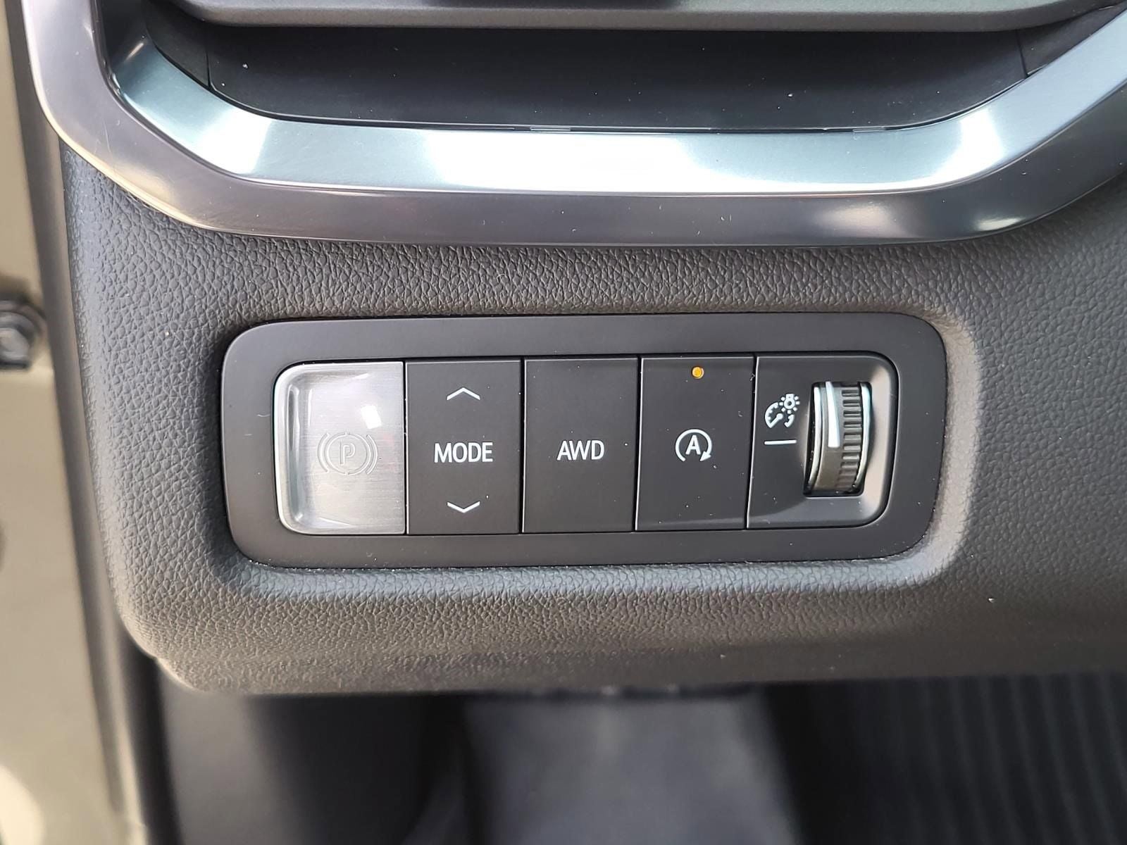 2024 GMC Acadia AT4
