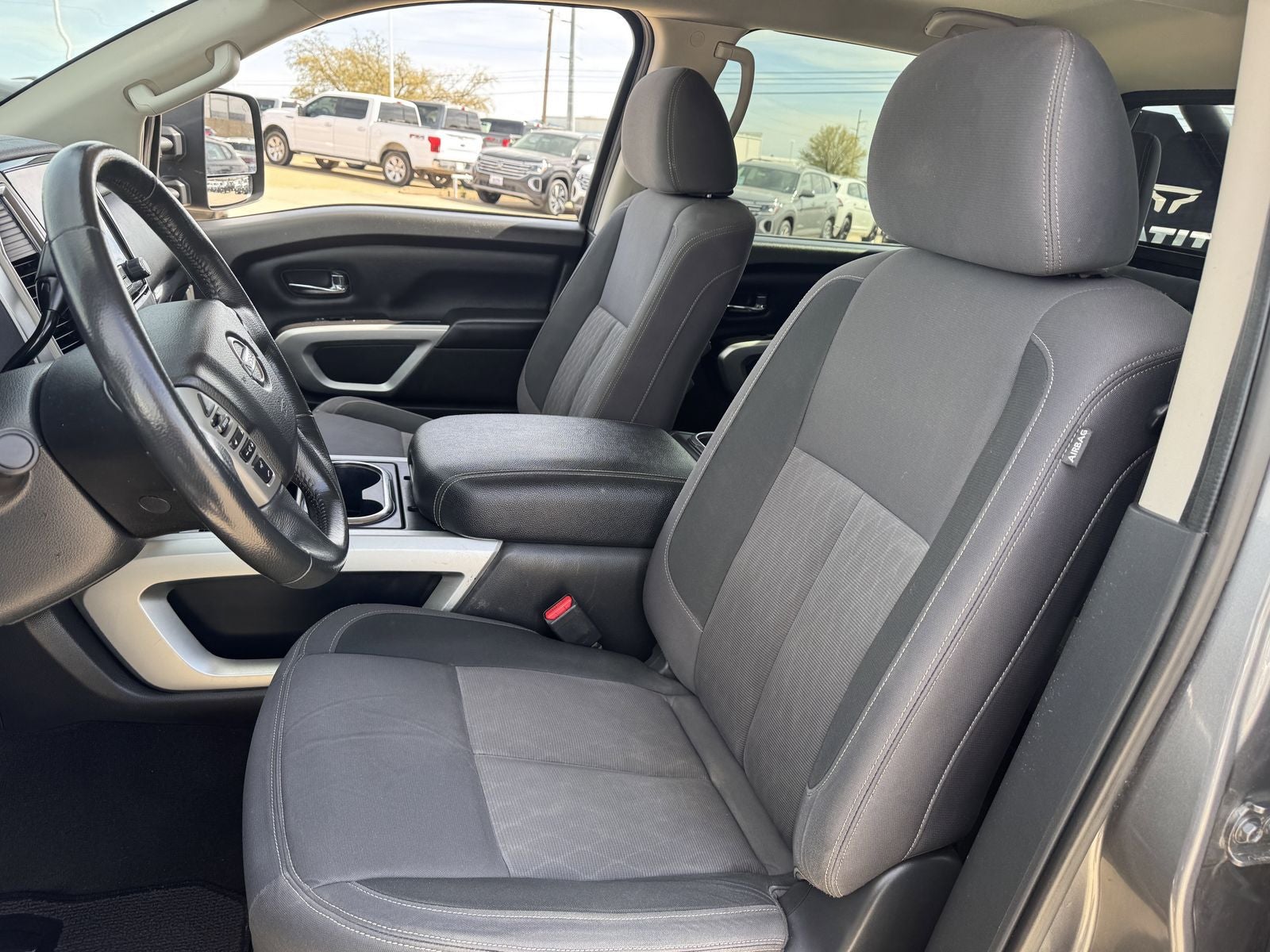 2020 Nissan Titan SV