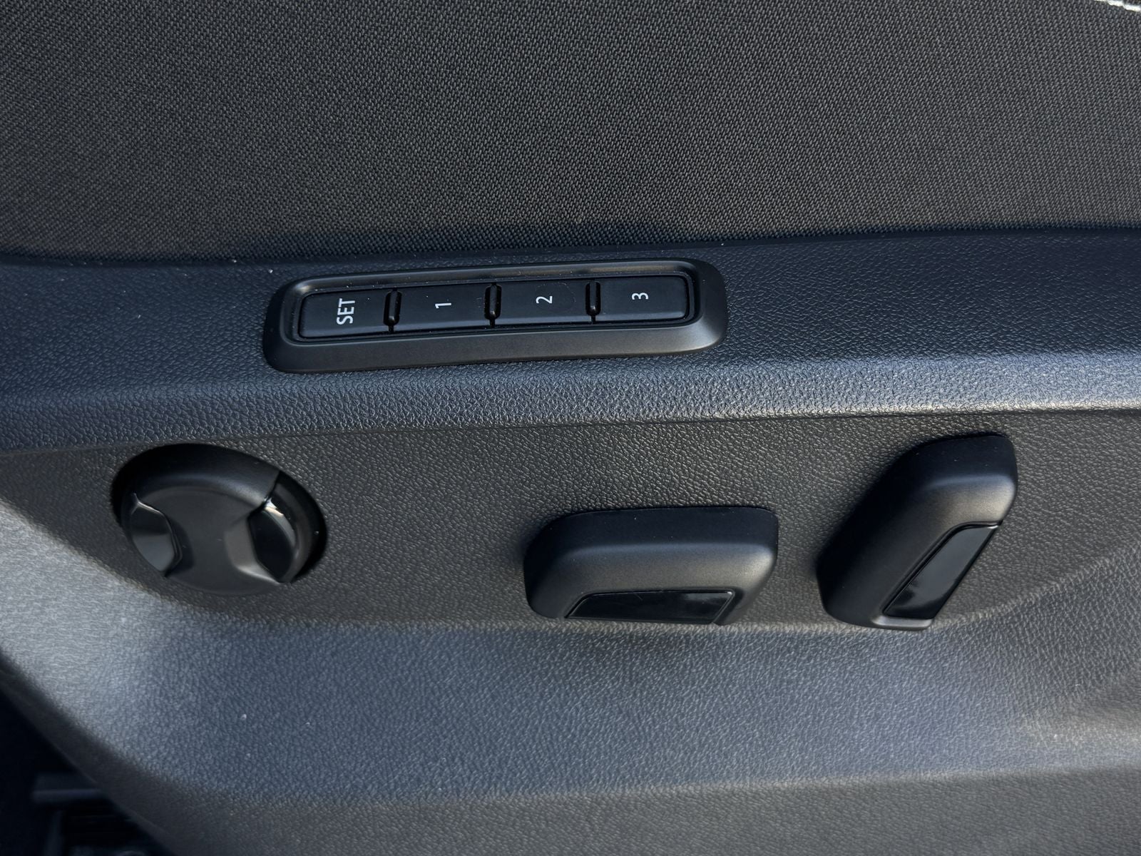 2025 Volkswagen Atlas Cross Sport 2.0T SEL