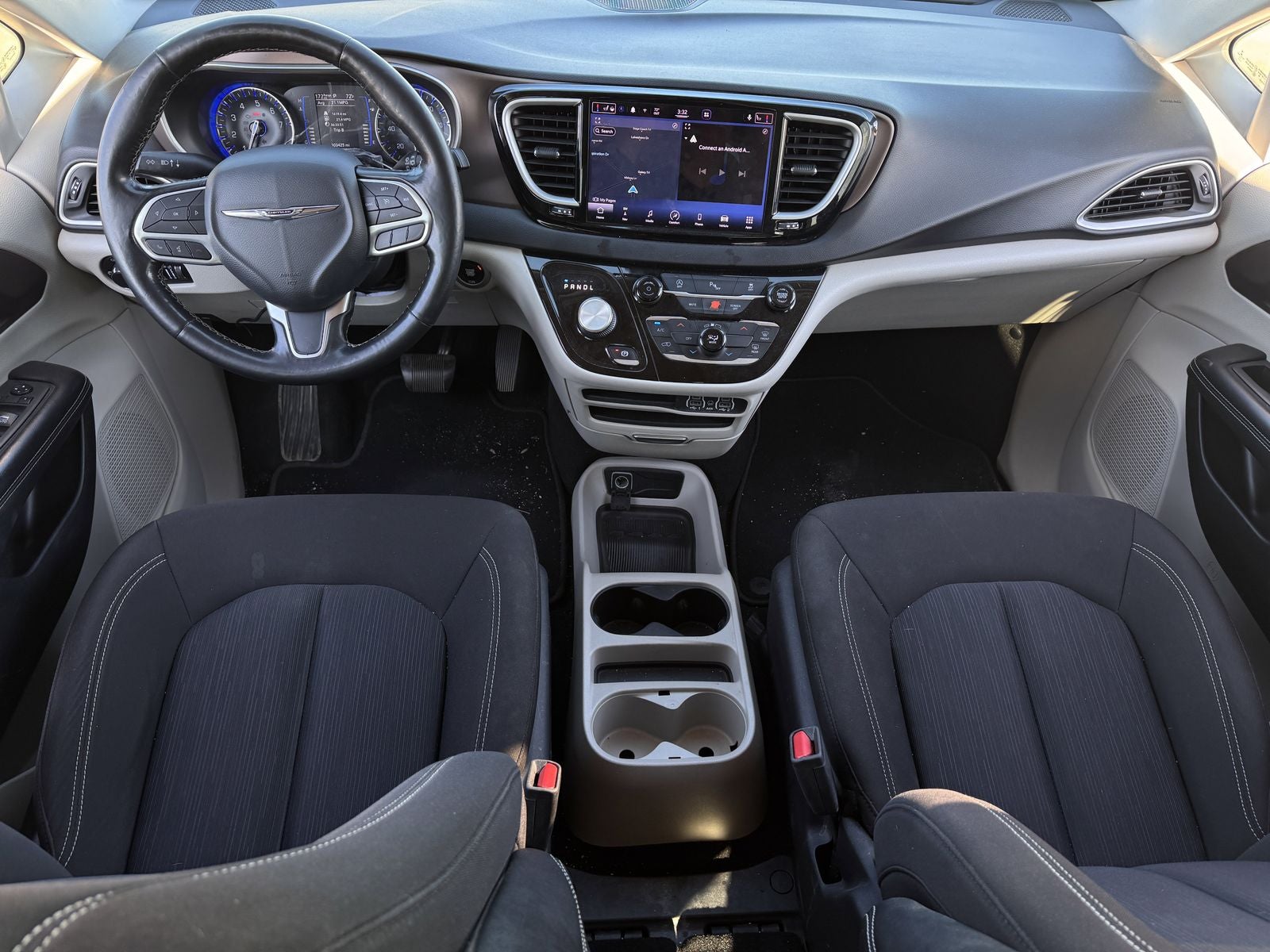 2022 Chrysler Voyager LX