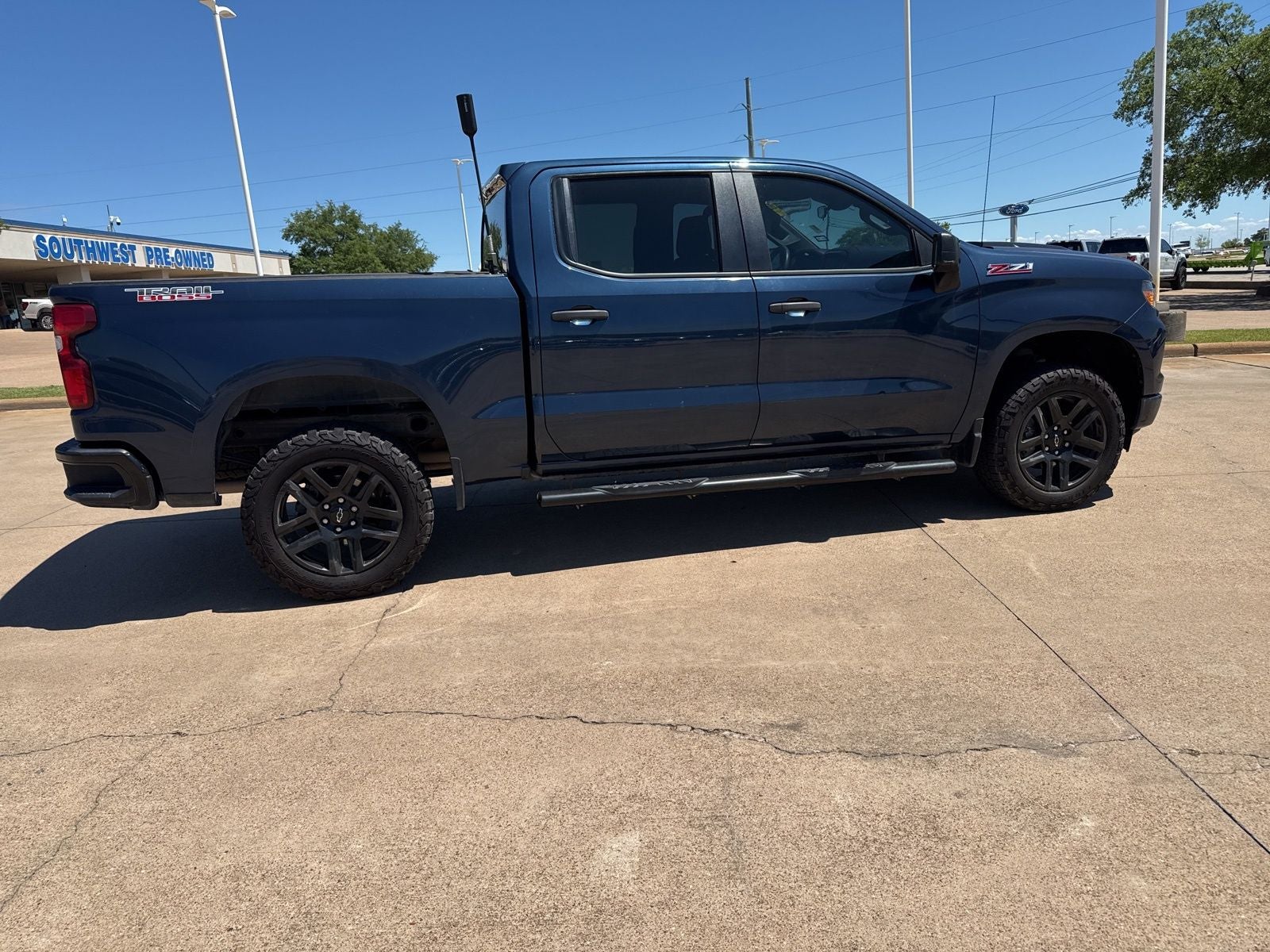 2022 Chevrolet Silverado 1500 Custom Trail Boss