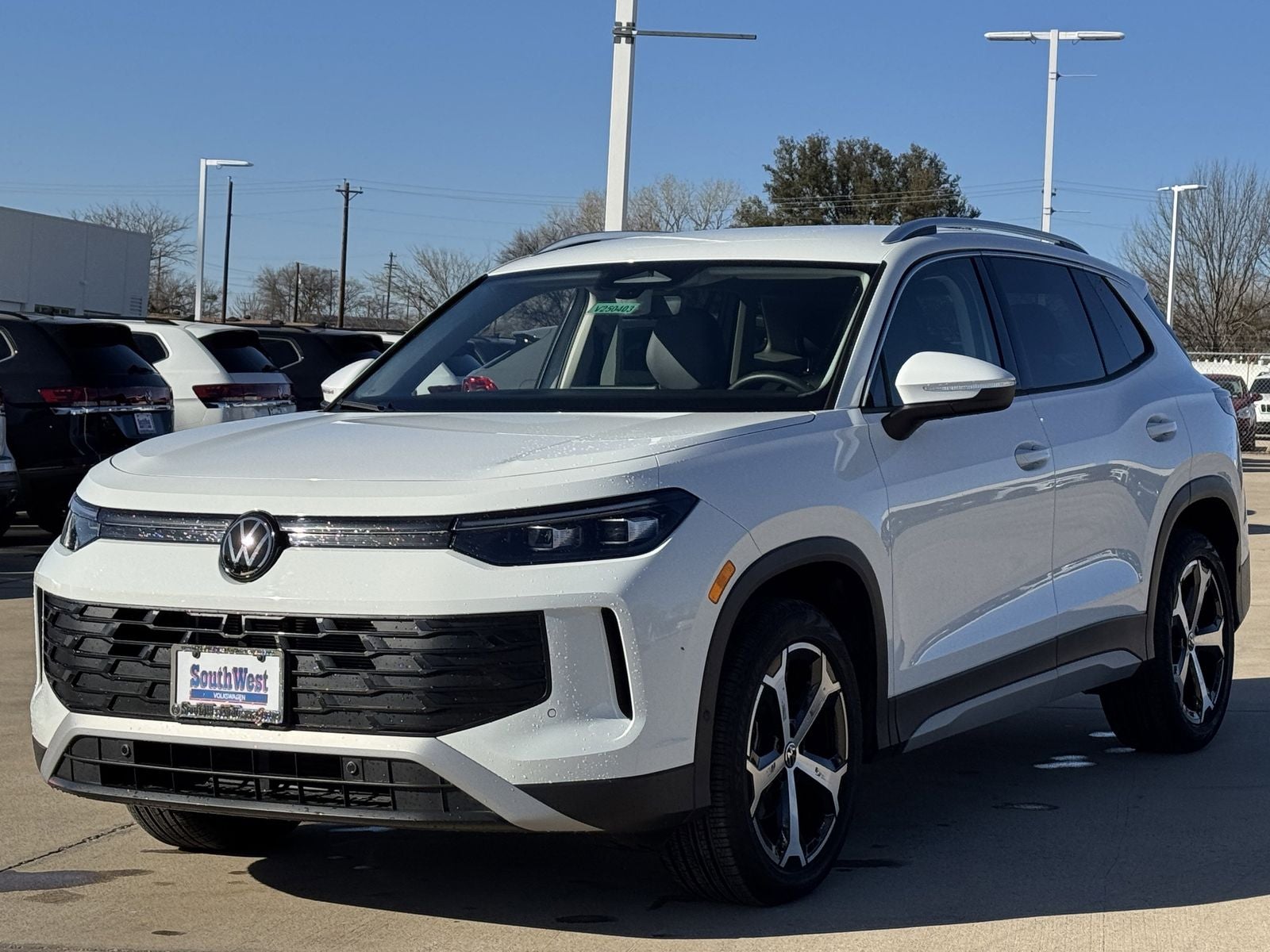 2025 Volkswagen Tiguan 2.0T SE