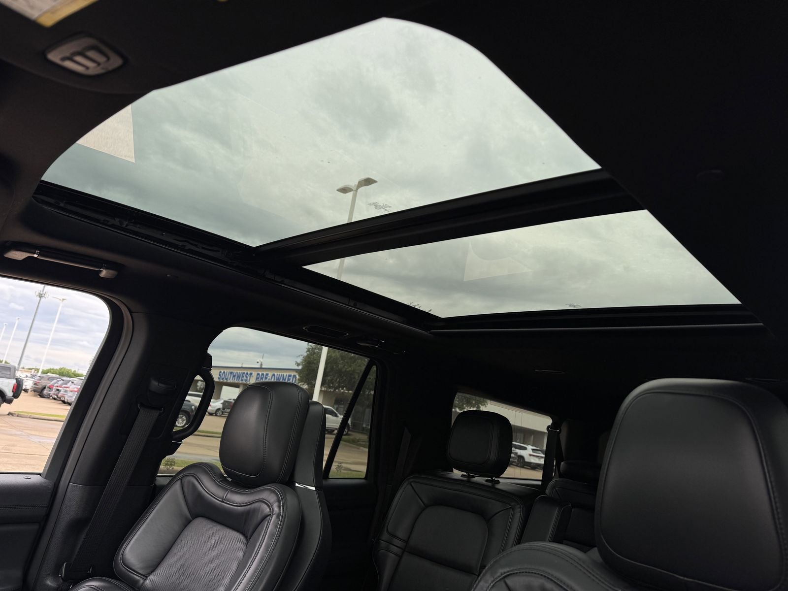 2022 Lincoln Navigator L Reserve