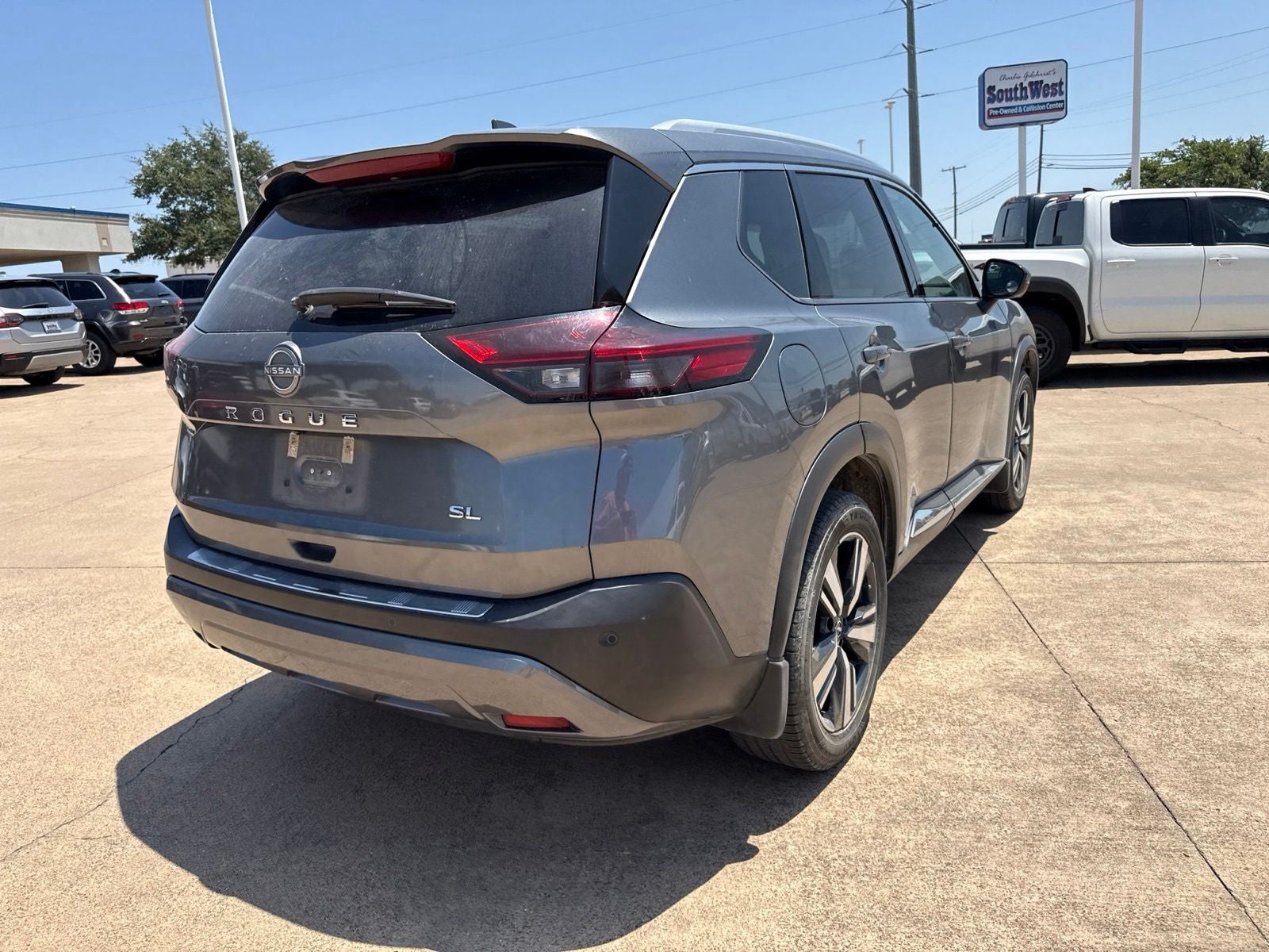 2022 Nissan Rogue SL