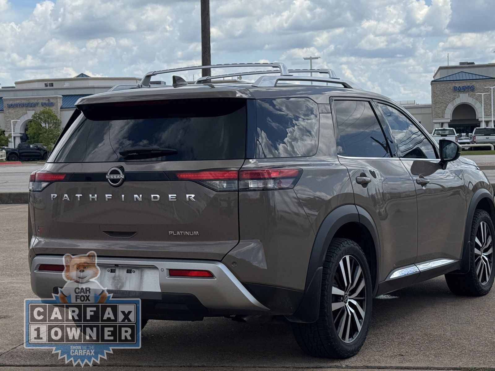 2023 Nissan Pathfinder Platinum